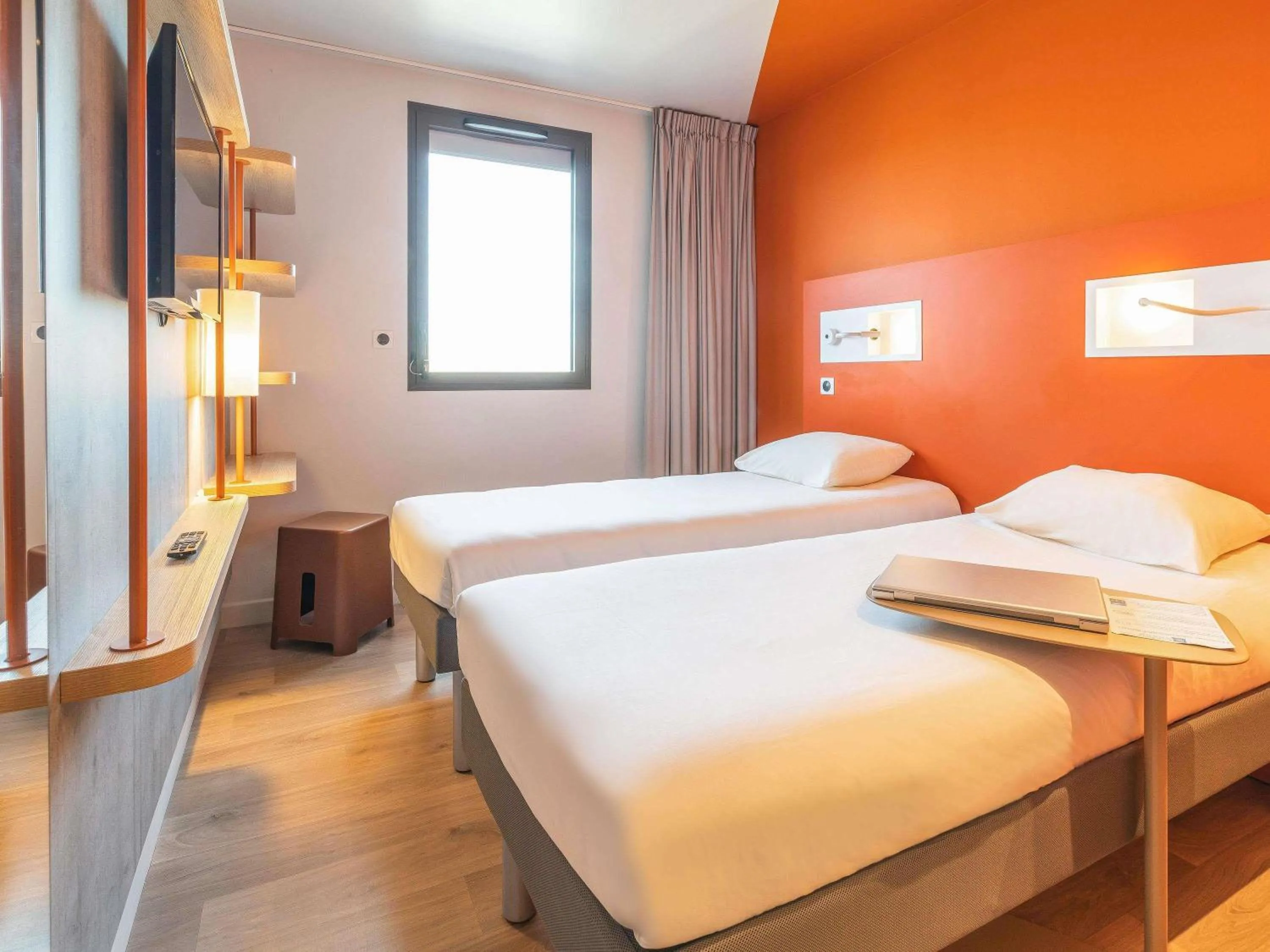Twin Room in ibis budget Reims Thillois