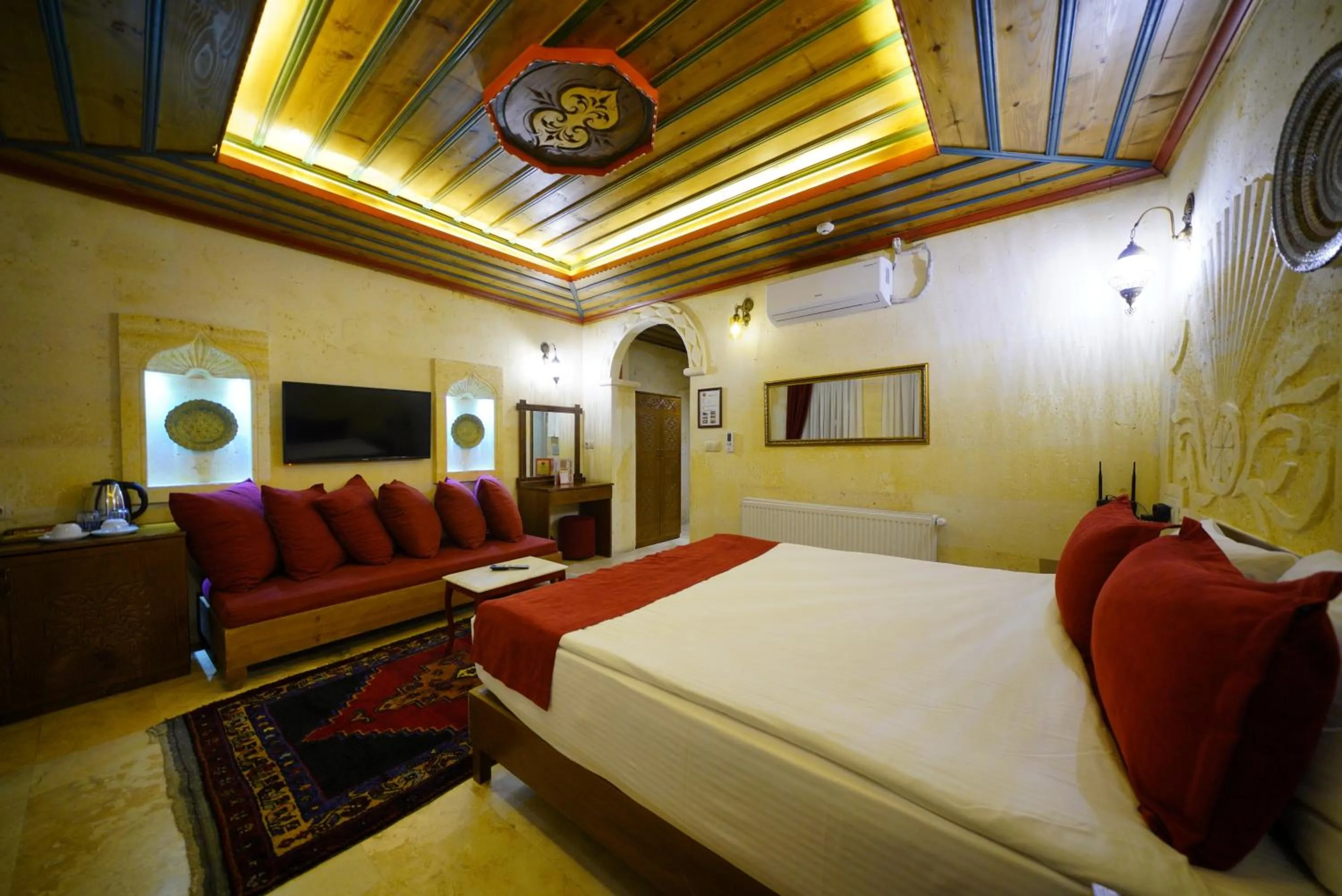 Standard Double Room in Balloon Cave Hotel