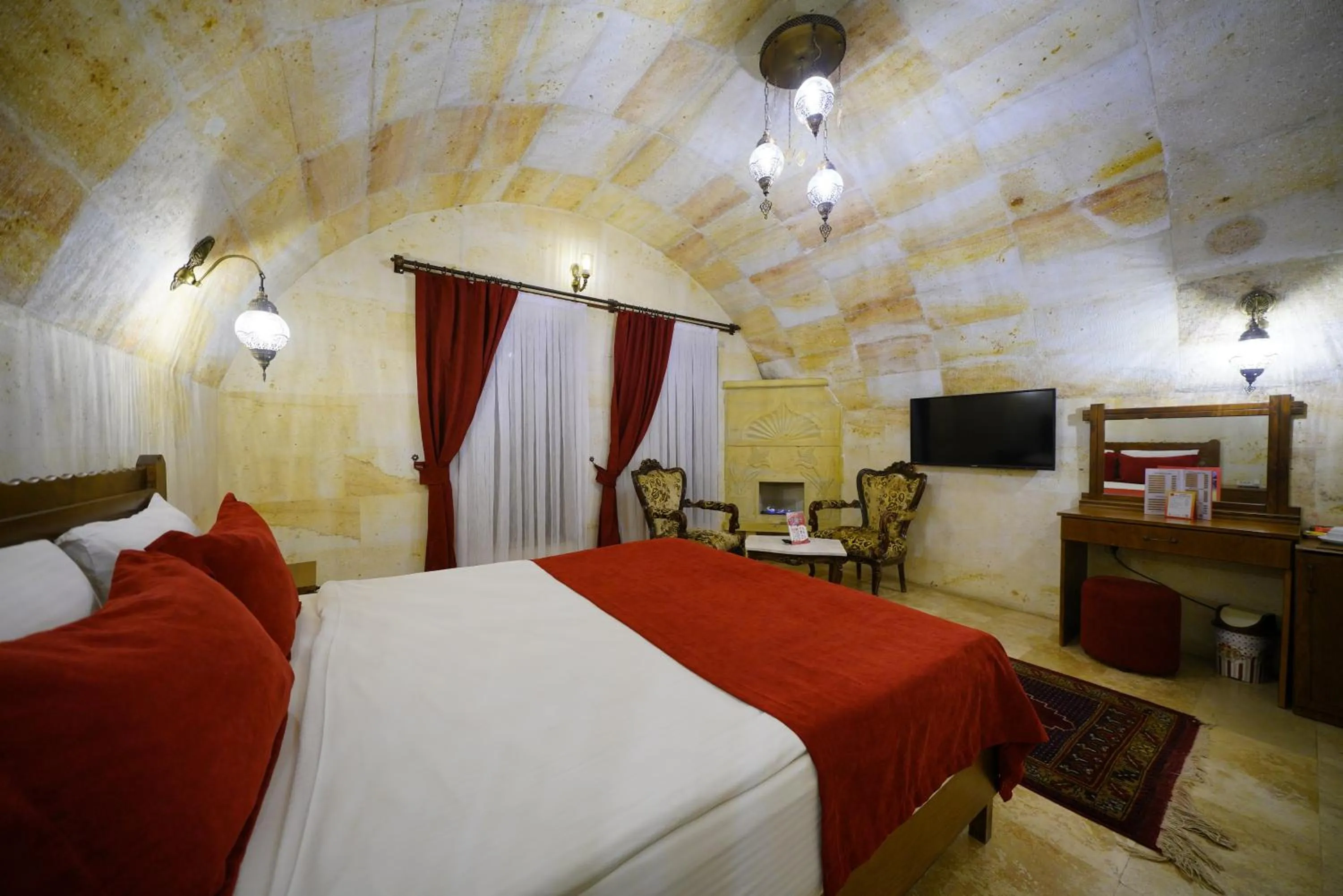 Deluxe Room in Balloon Cave Hotel