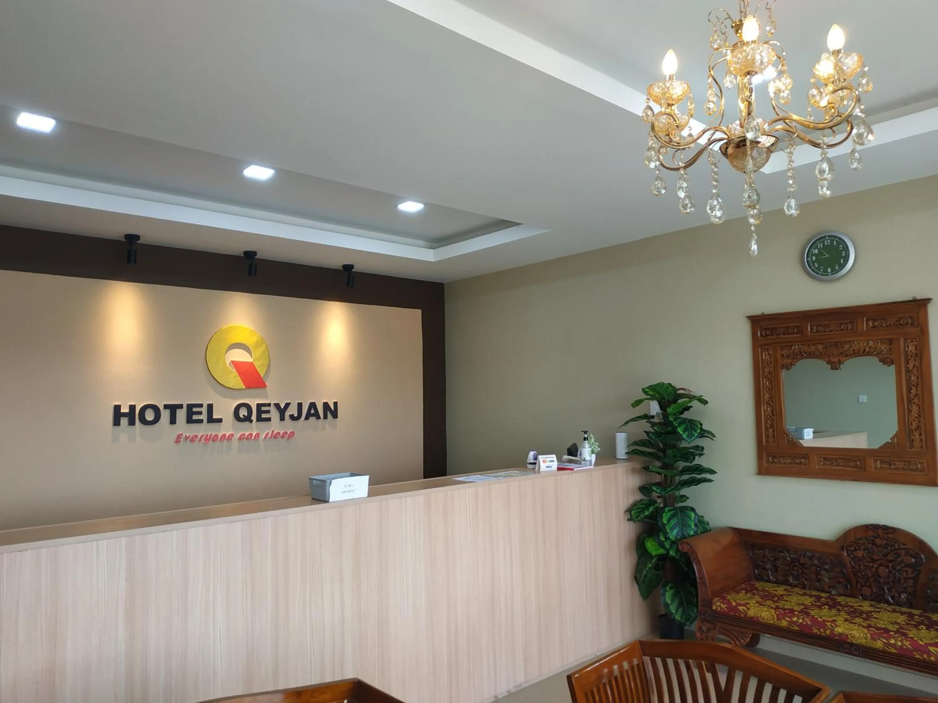 Qeyjan Hotel