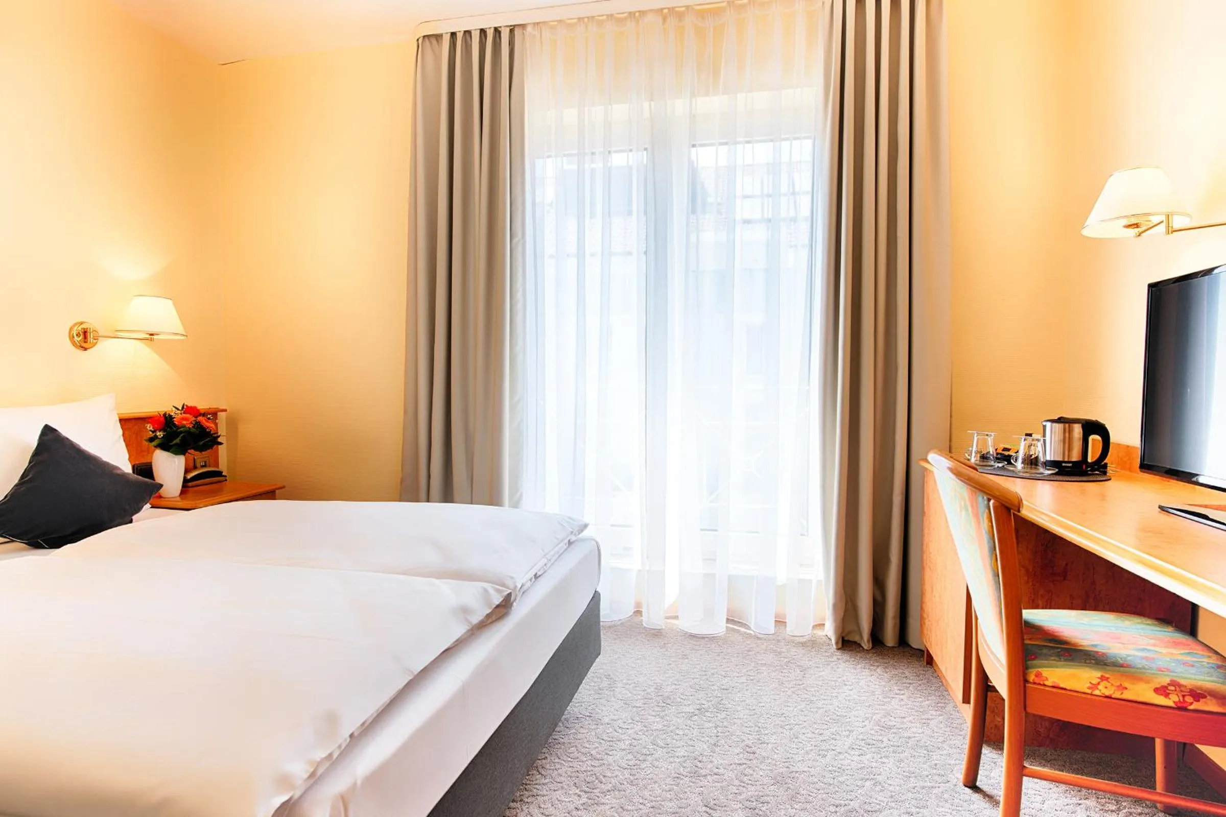 Business Single Room in ACHAT Hotel Bad Dürkheim