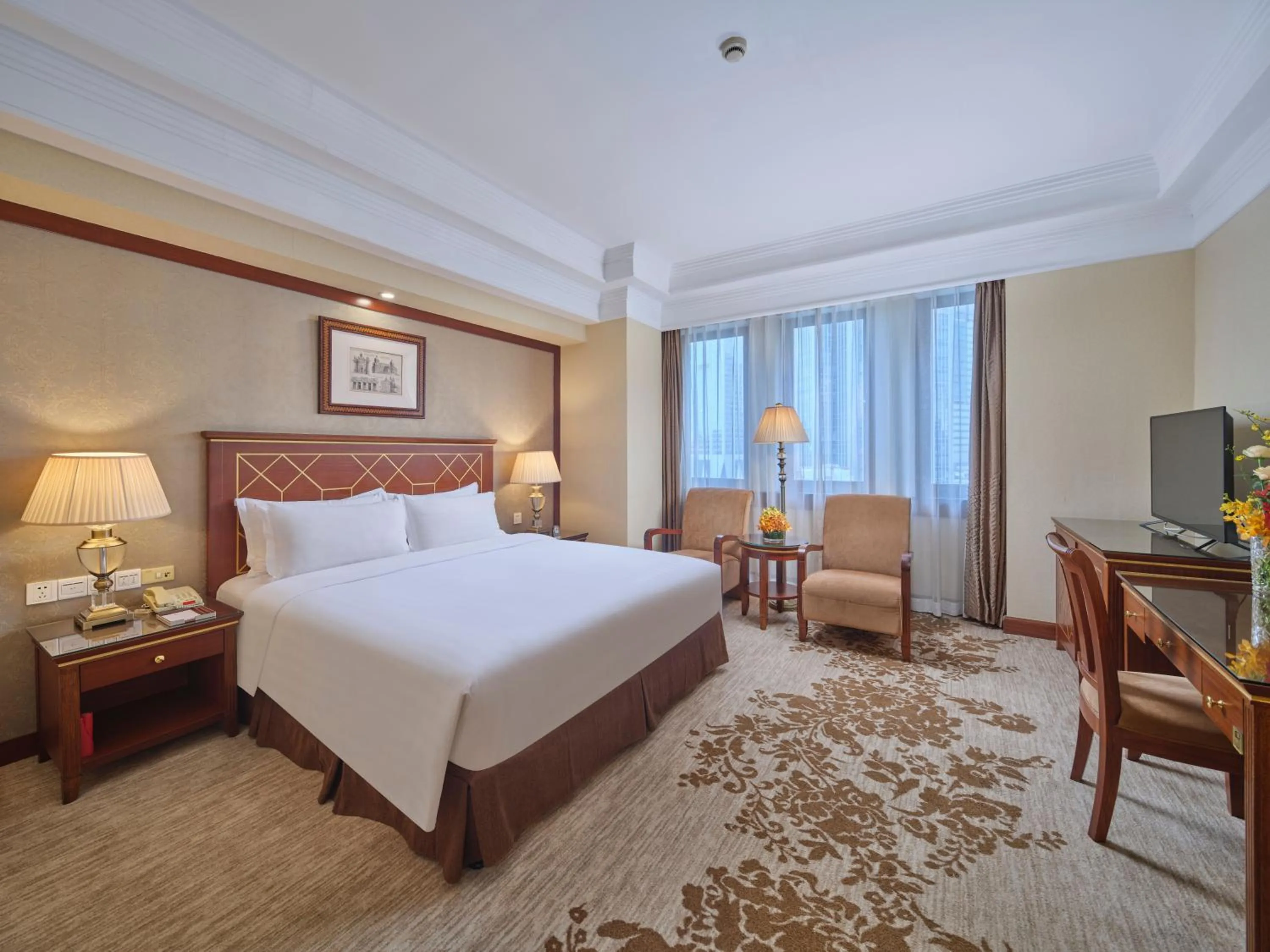 Superior Double Room - Free soft drink in Shanghai Park Hotel - Hudec Excellent Historical Building - Priority Access for Classic Butterfly Cookies Without queuing to guests