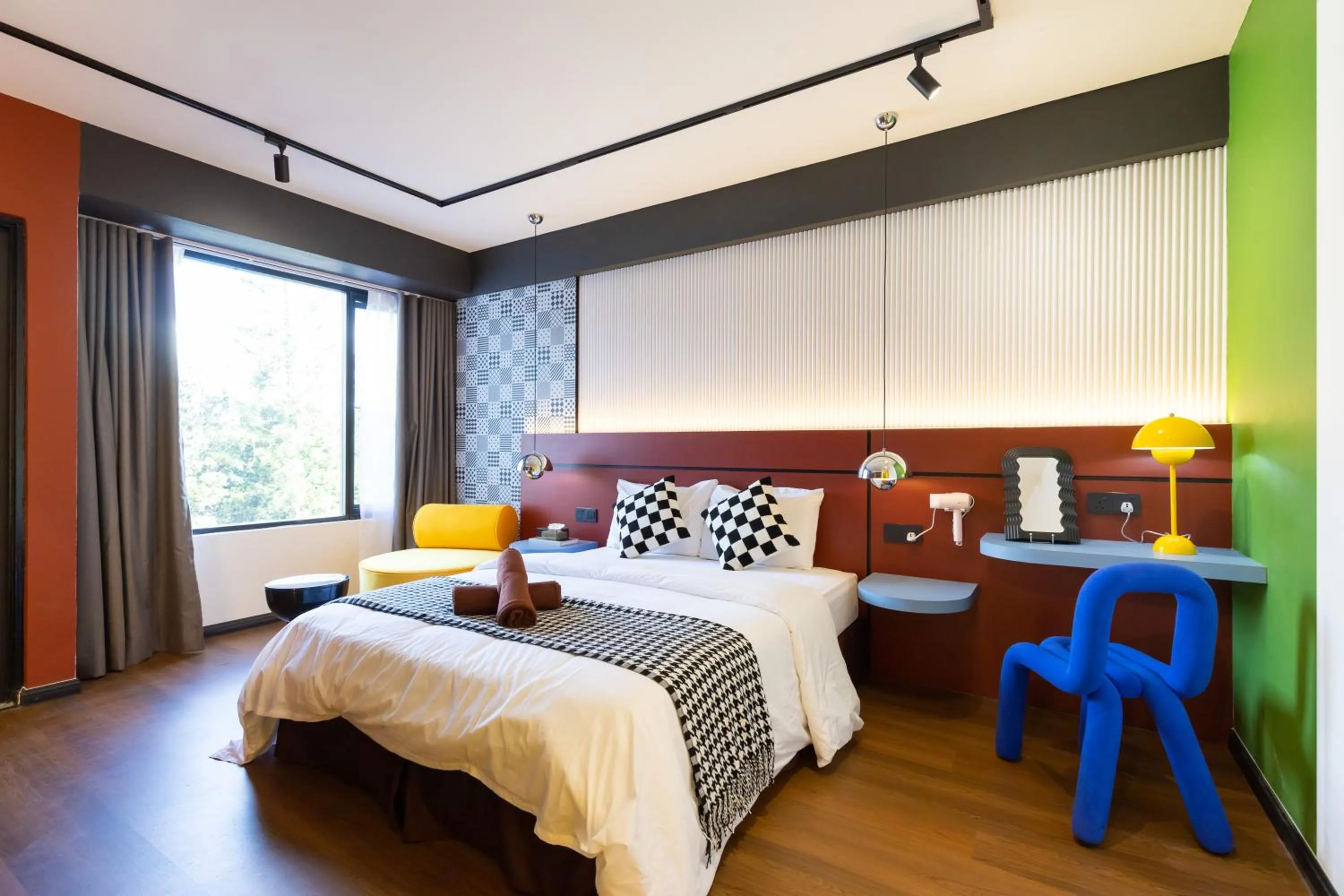 Studio - Newly Renovated in Parkland Suites