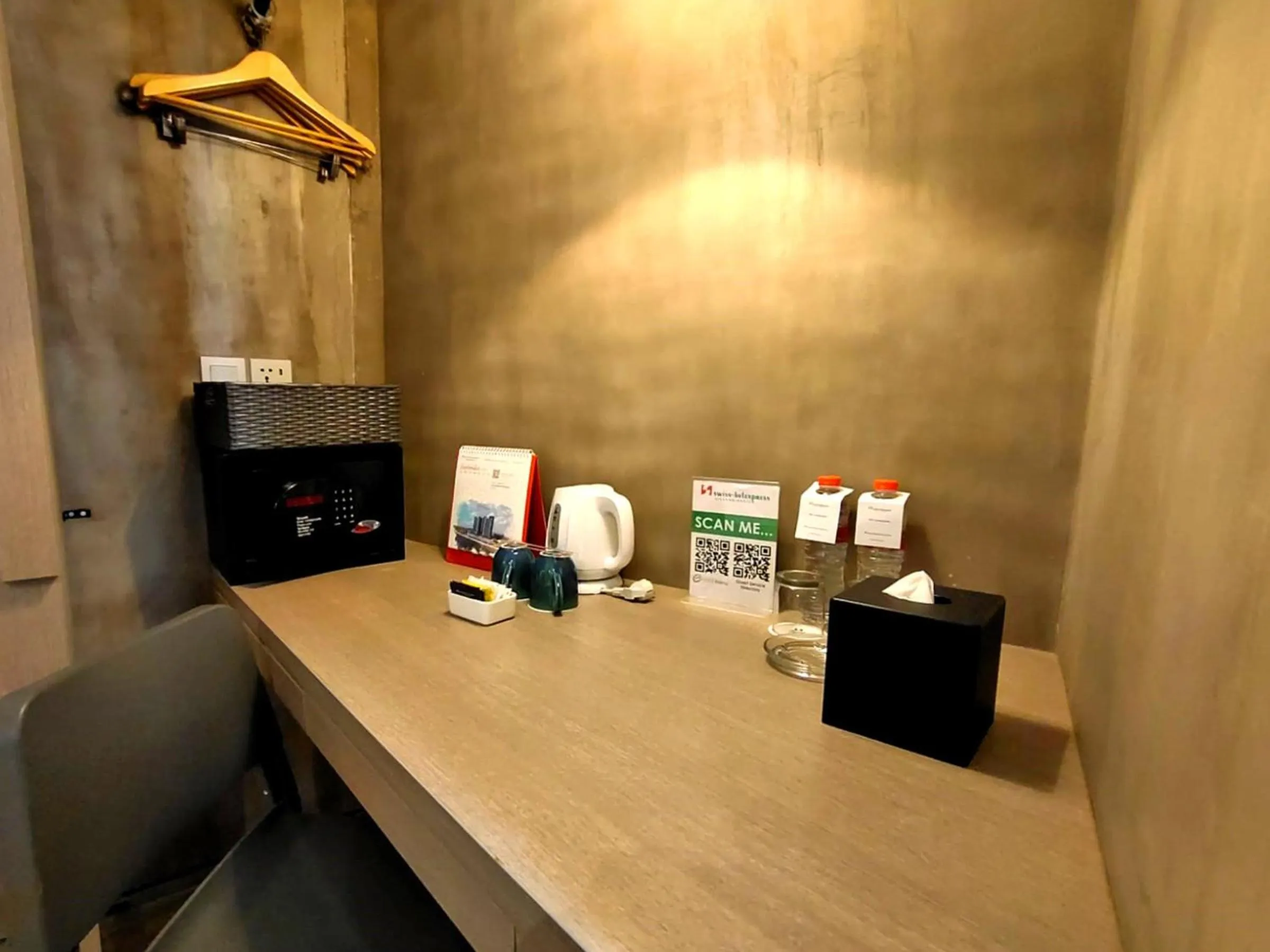 Express Twin Room in Swiss-Belexpress Cilegon