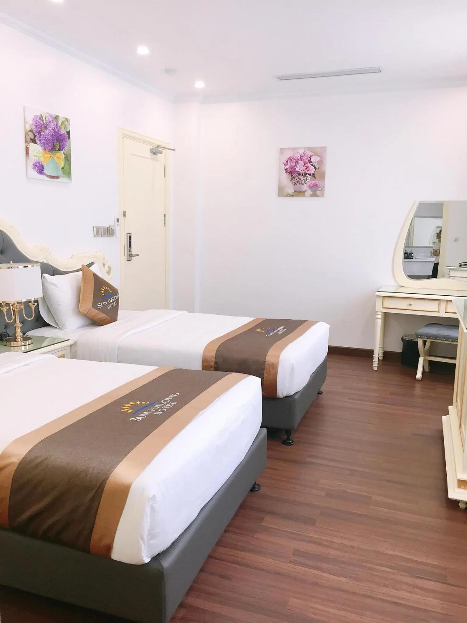 Superior Twin Room in Sun Ha Long hotel