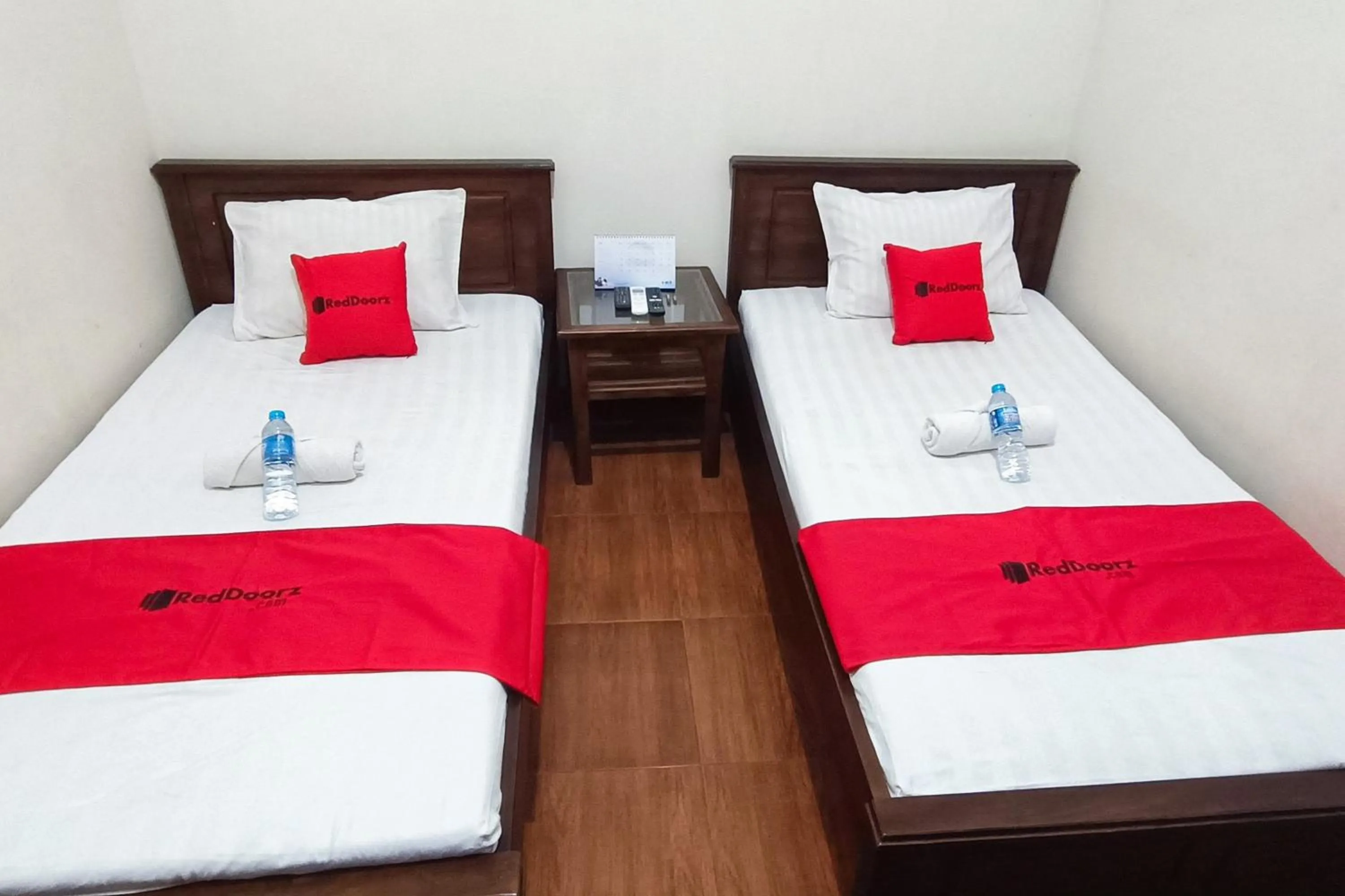 Twin Room in RedDoorz Syariah near Gatot Subroto Lampung 4