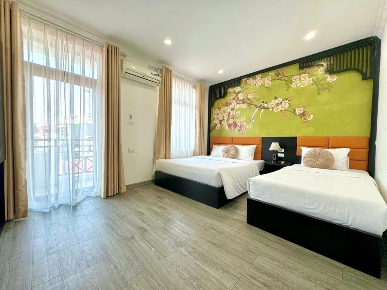 Triple Room with Balcony in Hanoi Elpis Hotel