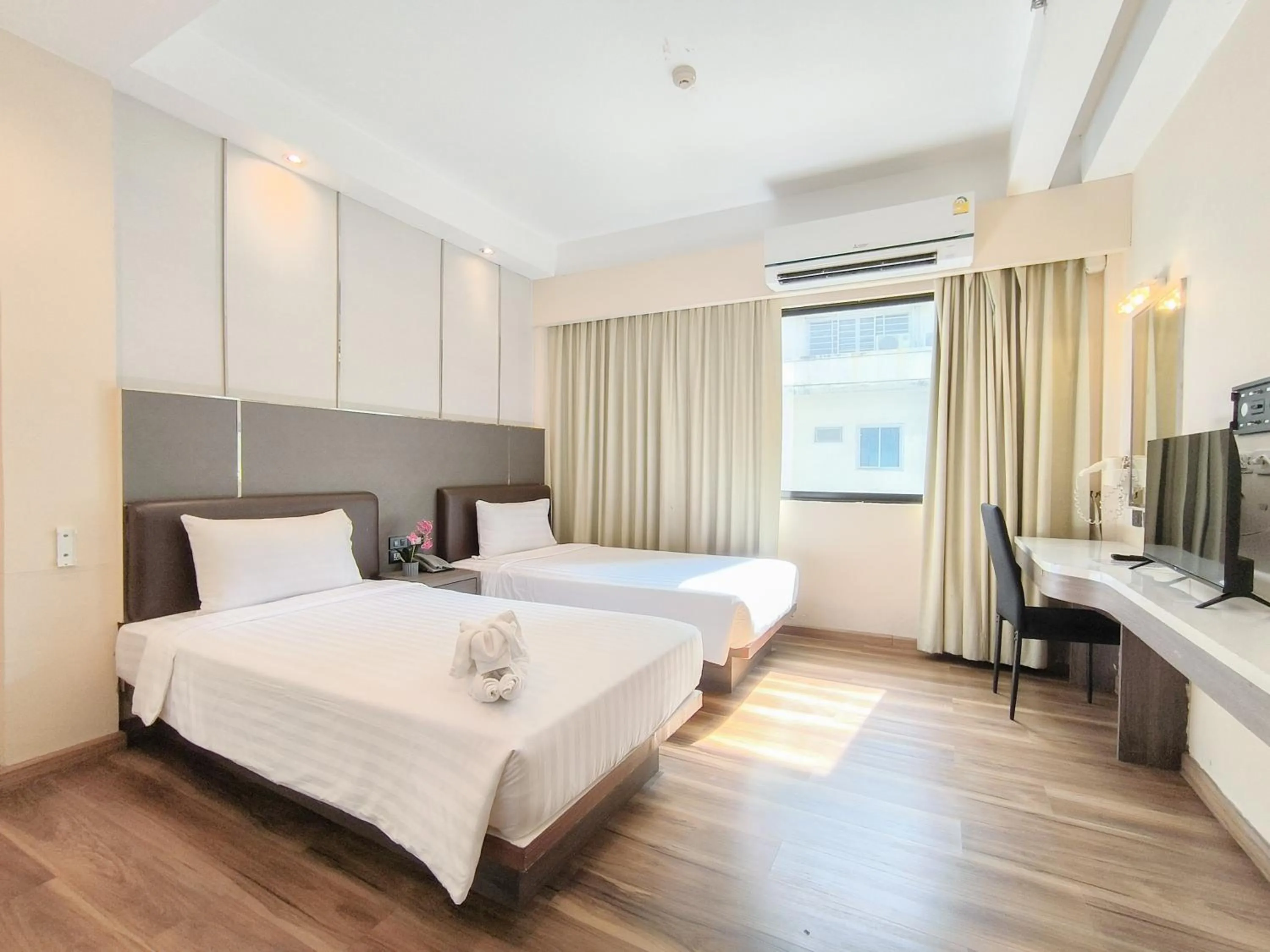Deluxe Room in Citin Sukhumvit 11 Nana Bangkok by Compass Hospitality