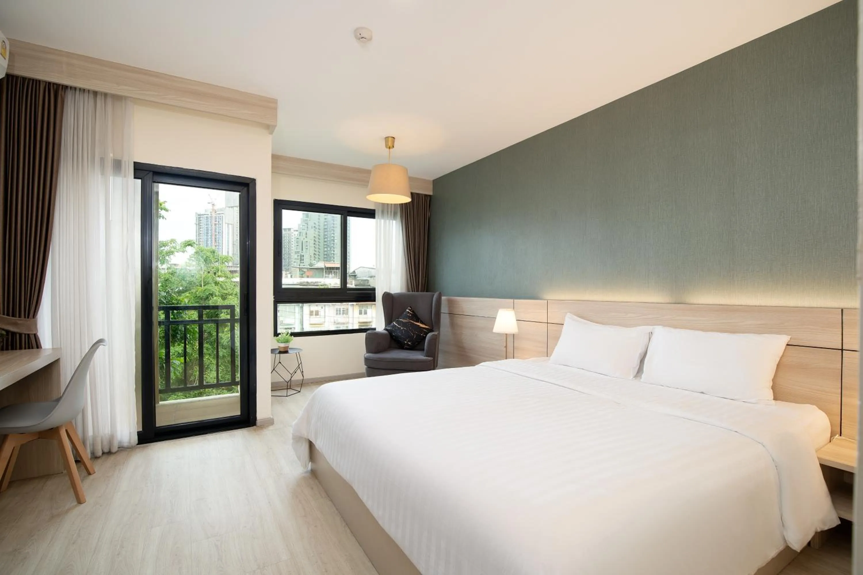 Deluxe Double Room in Amanah Bangkok Hotel
