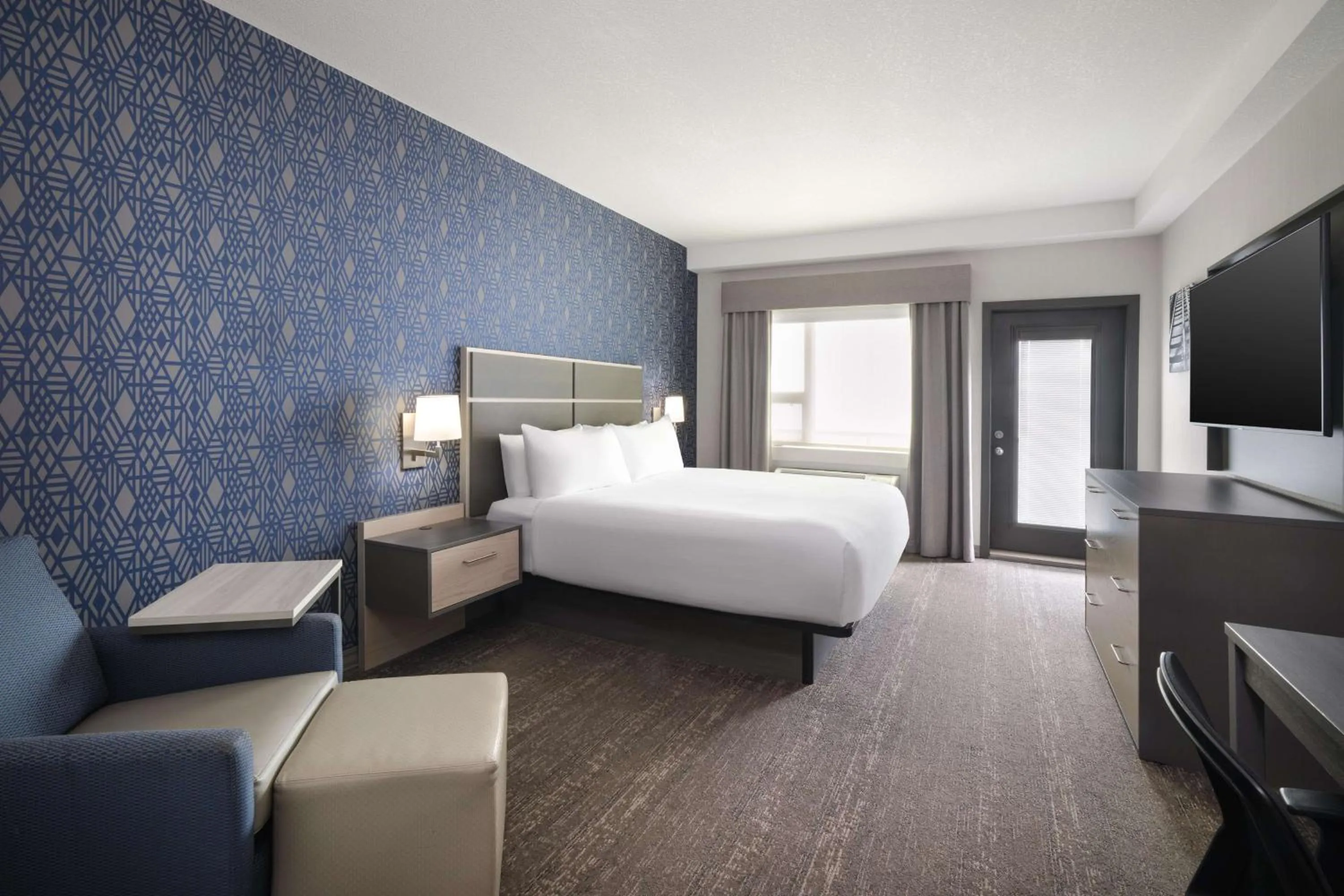 King Room with Balcony in Best Western Plus Prince George