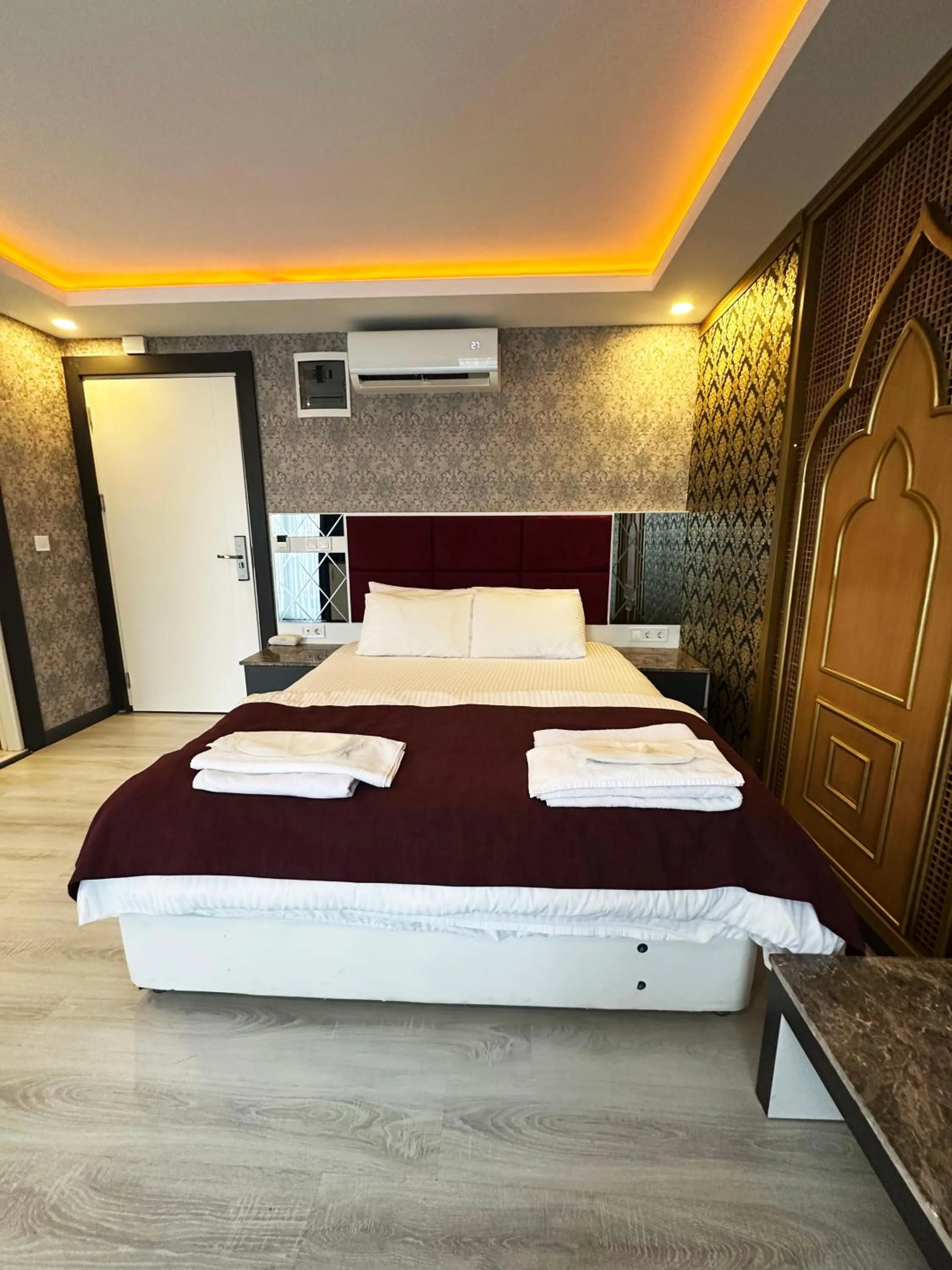 Deluxe Double Room with Balcony in Akayda Butik Hotel