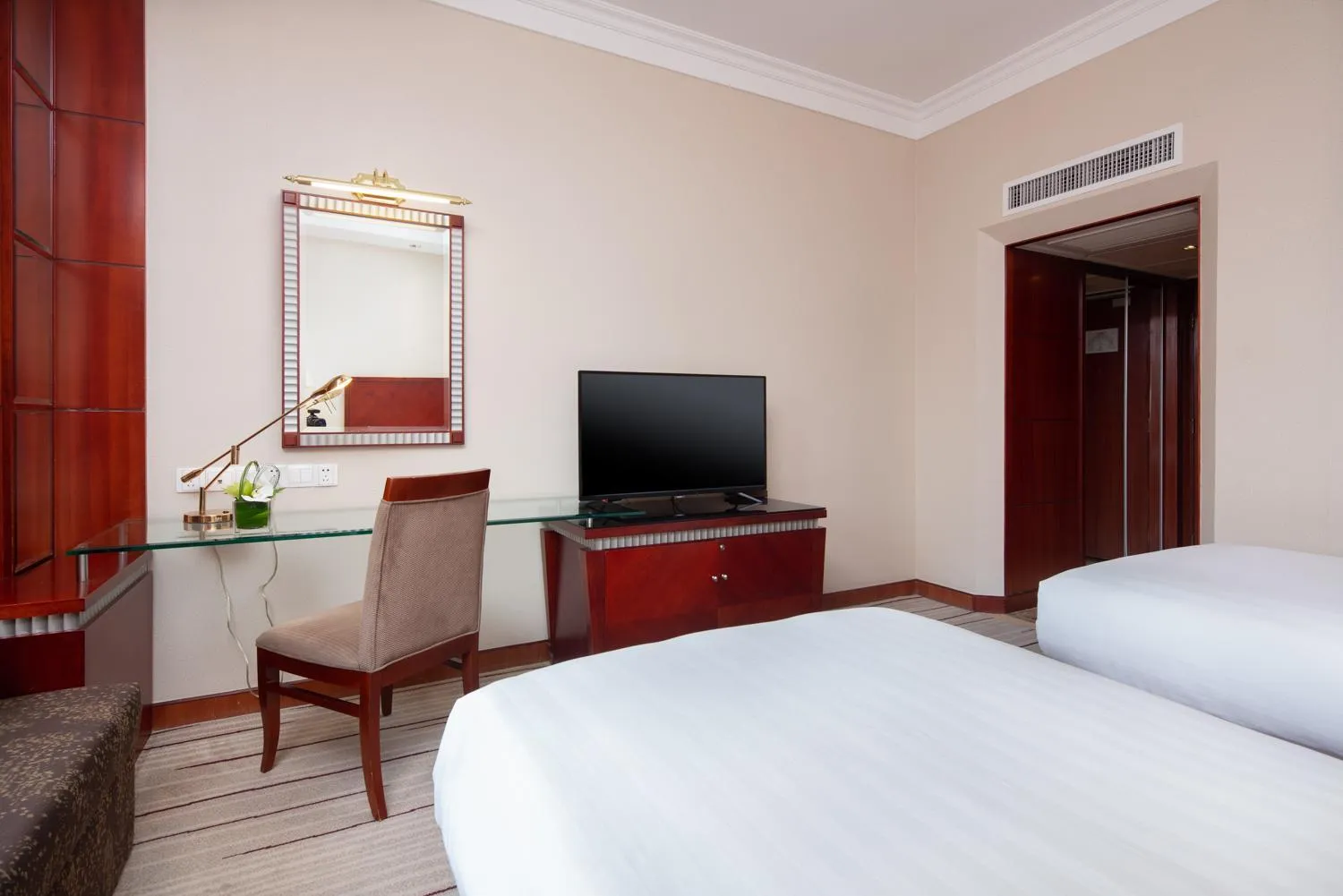 Superior Twin Room in Jianguo Hotel Shanghai