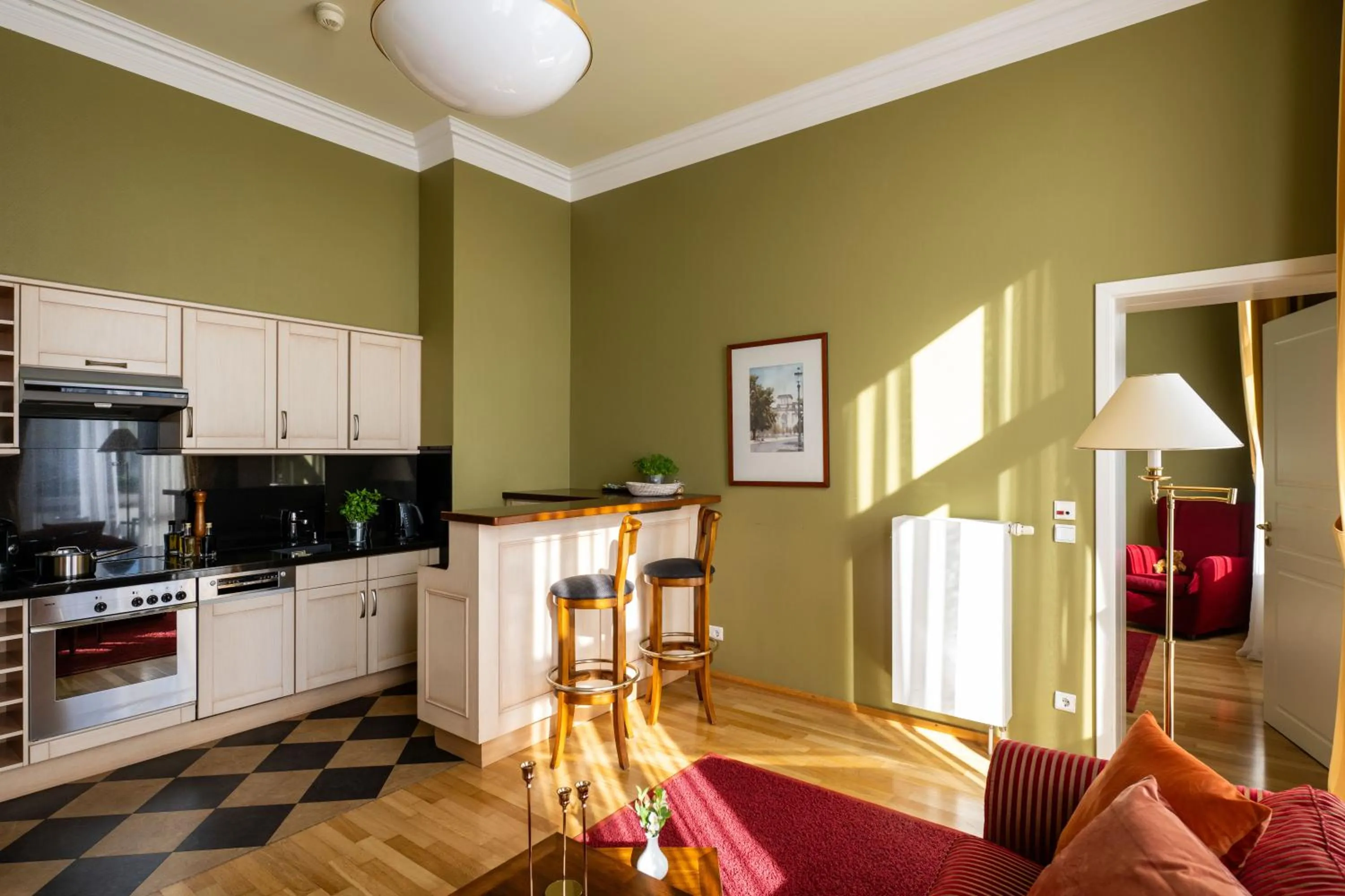 King Suite with Balcony in Louisa's Place