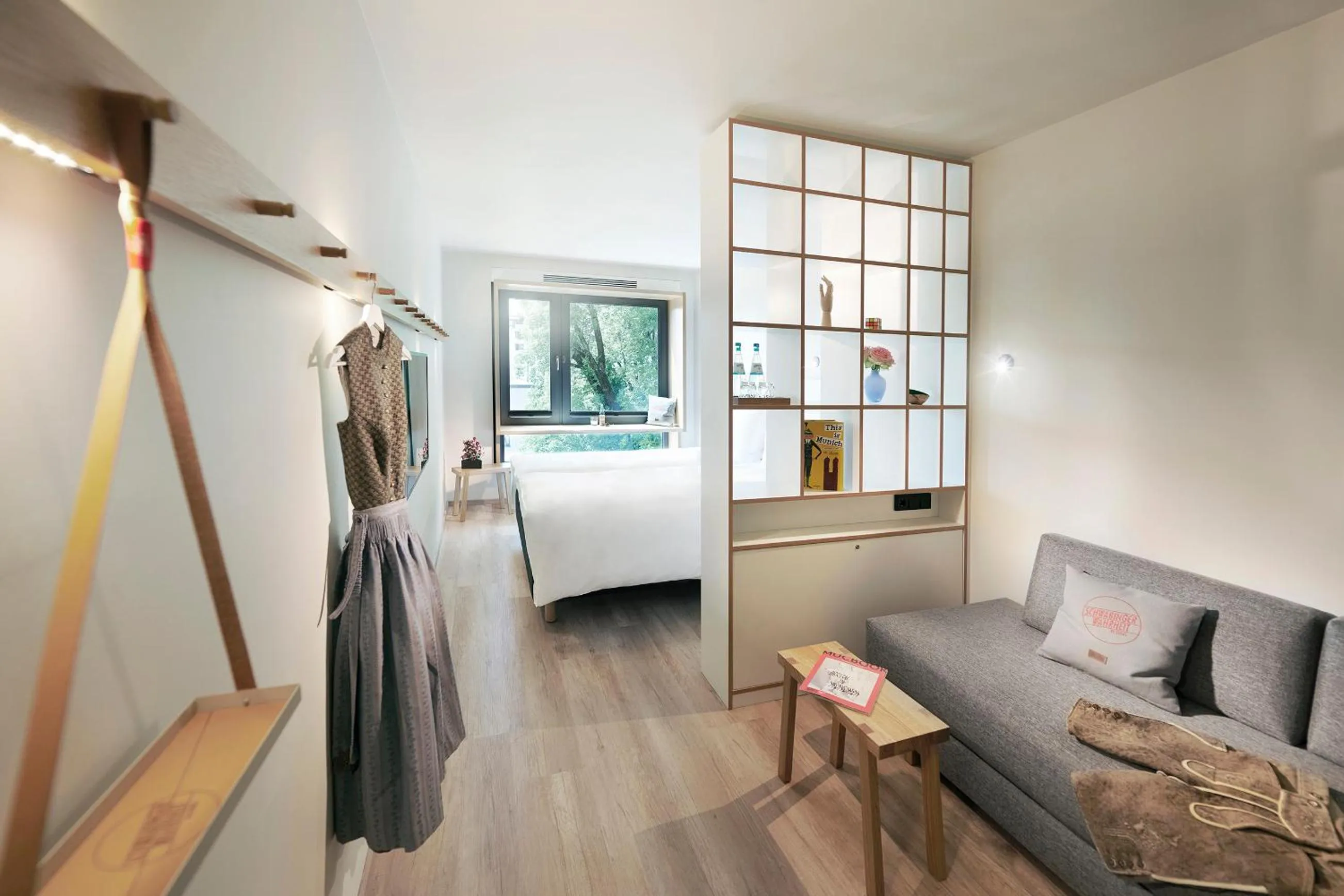 Family Room Courtyard in Schwabinger Wahrheit by Geisel