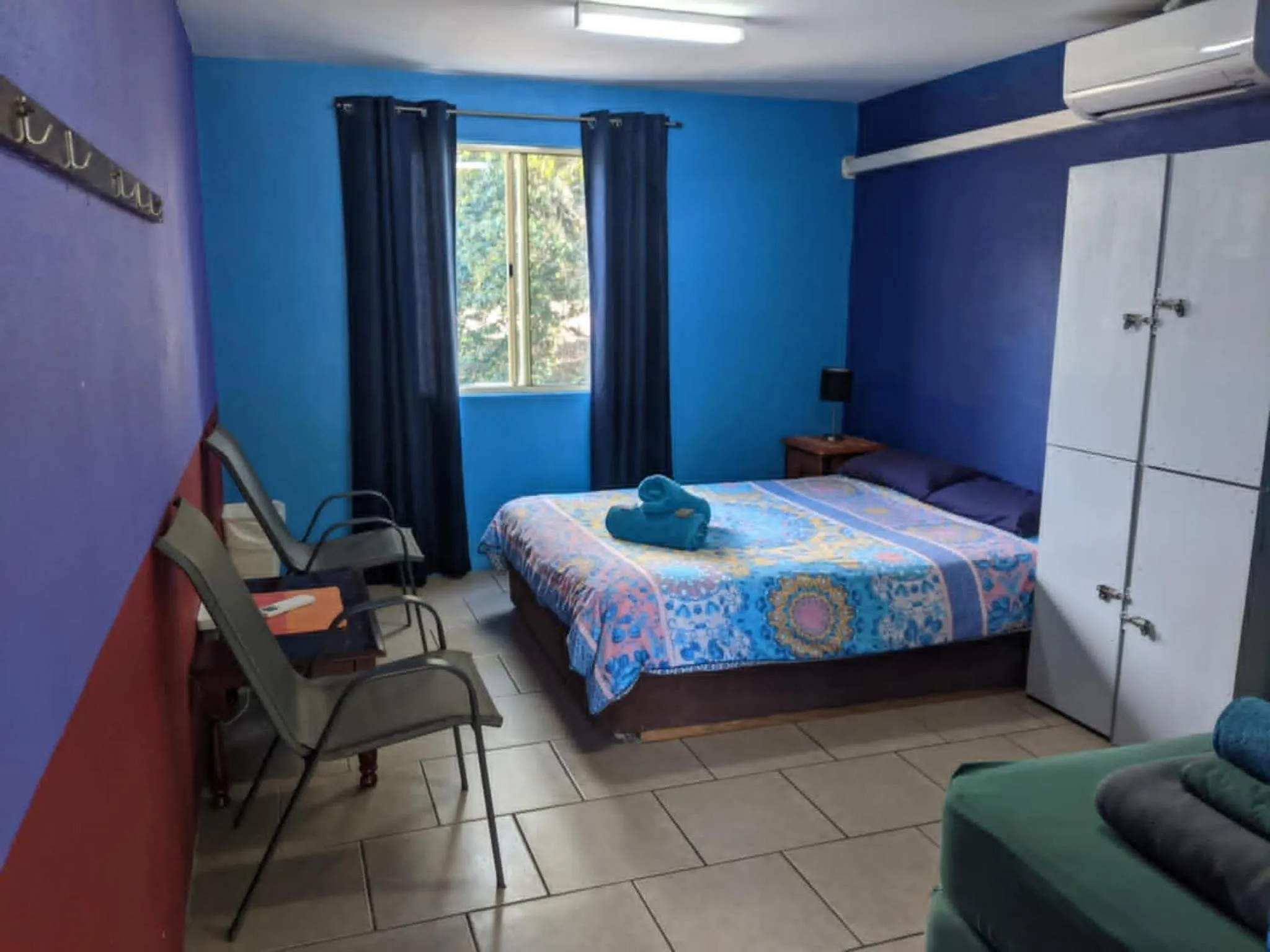 Queen Plus 1 with Ensuite in 1770 Beachside Backpacker