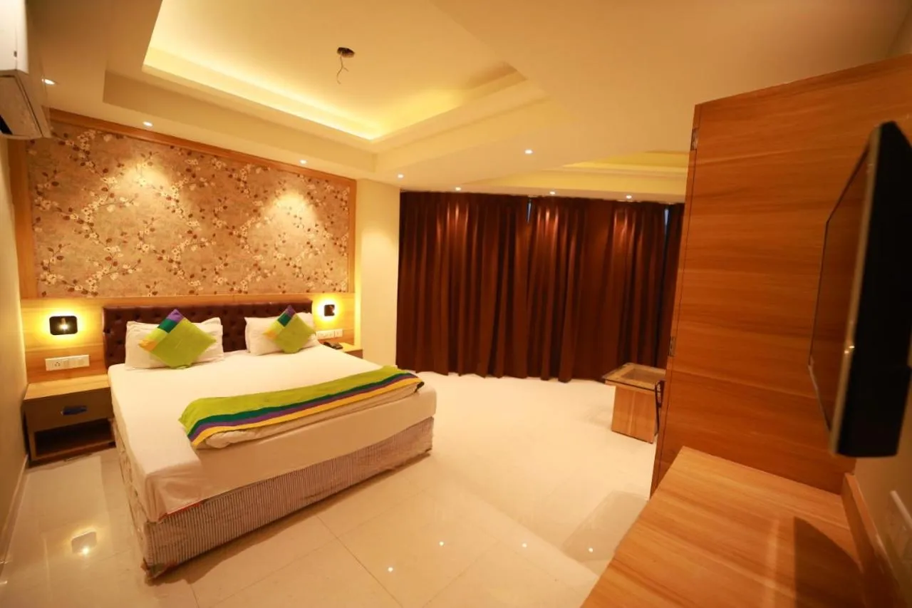 Superior Double Room - single occupancy in Hotel Capital House