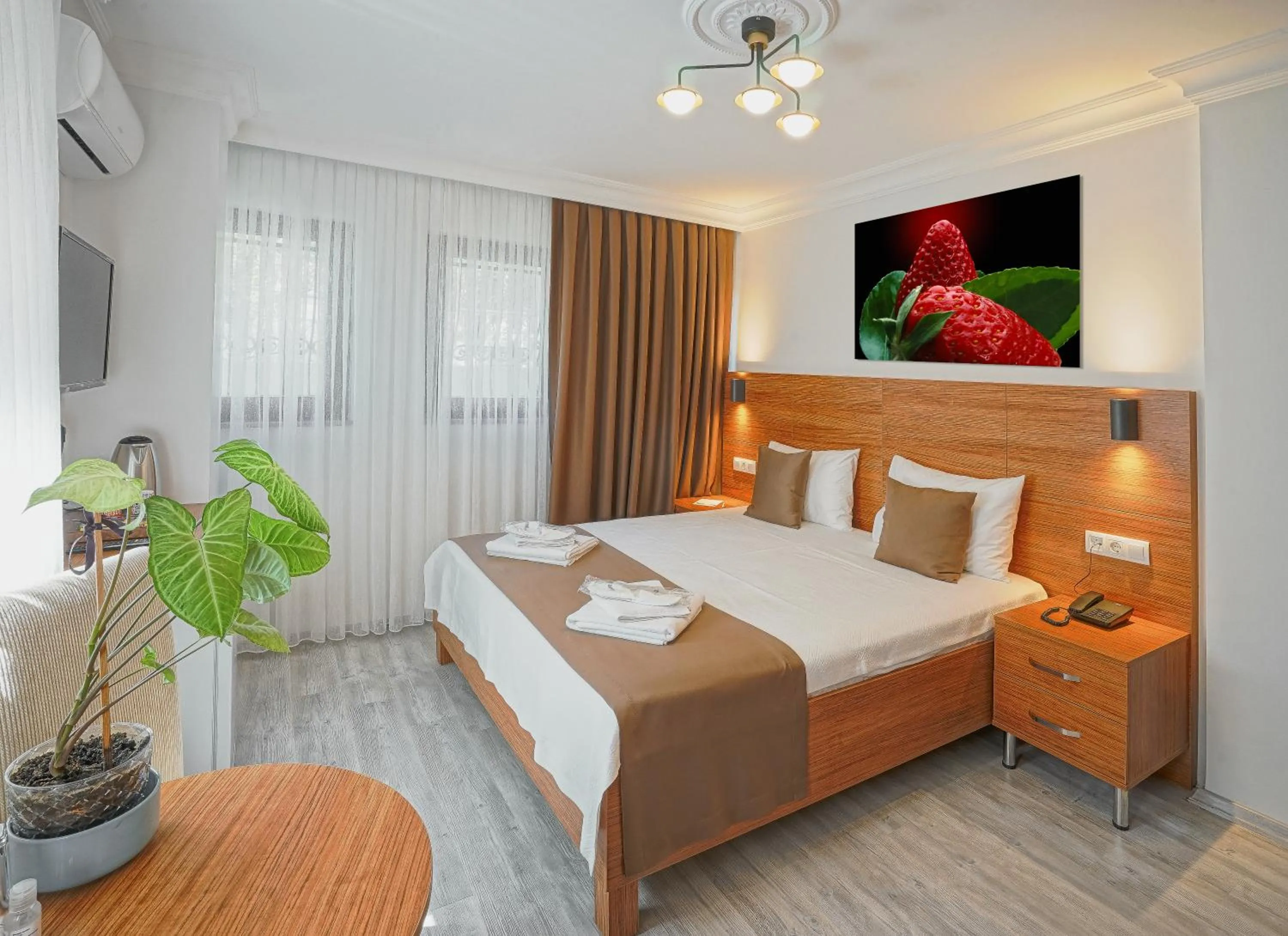 Budget Double Room in Class Hotel Bosphorus With Jacuzzi