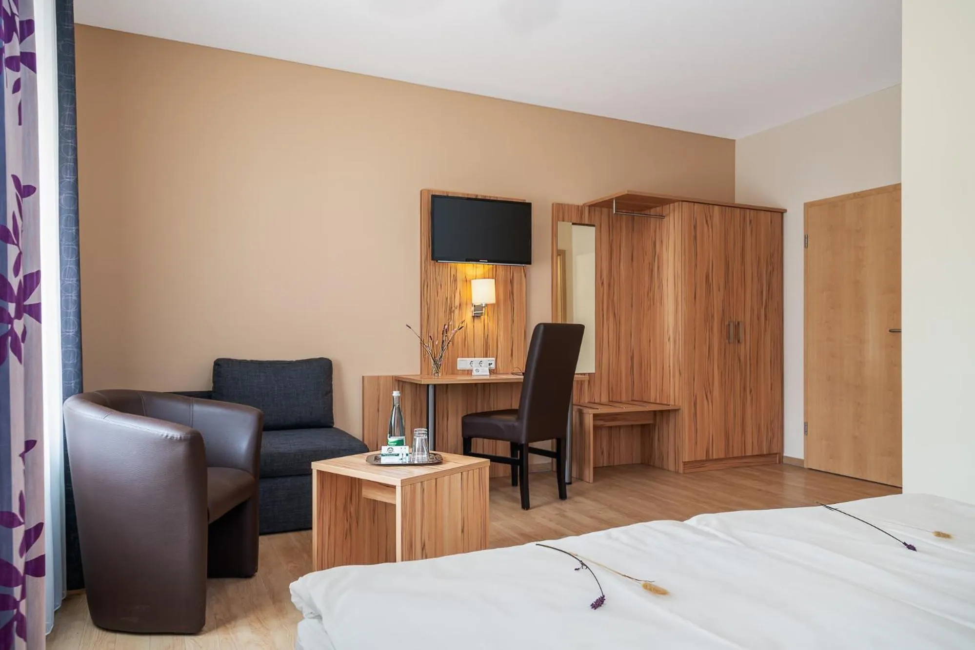 Double Room - Disability Access in ClassicX Landhaus & Hotel - Bed & Breakfast