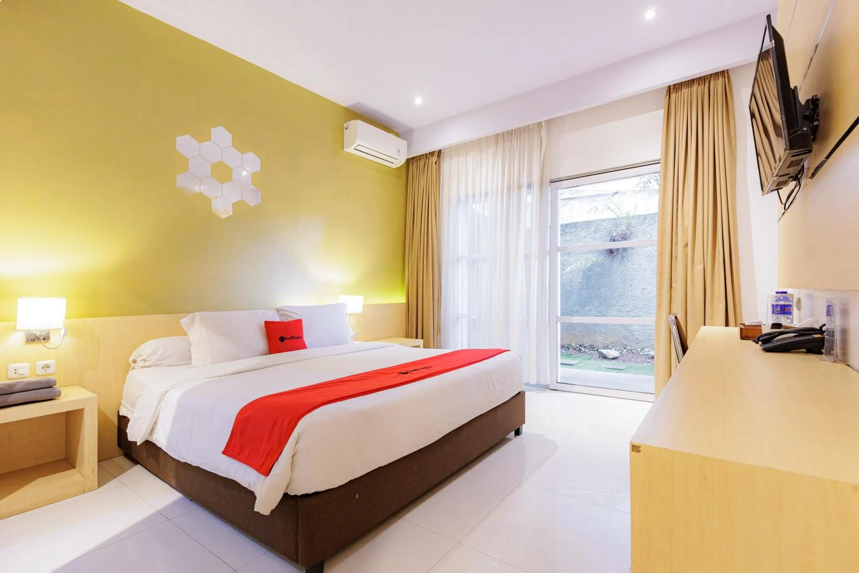 Suite in RedDoorz Plus Syariah near Museum Lampung