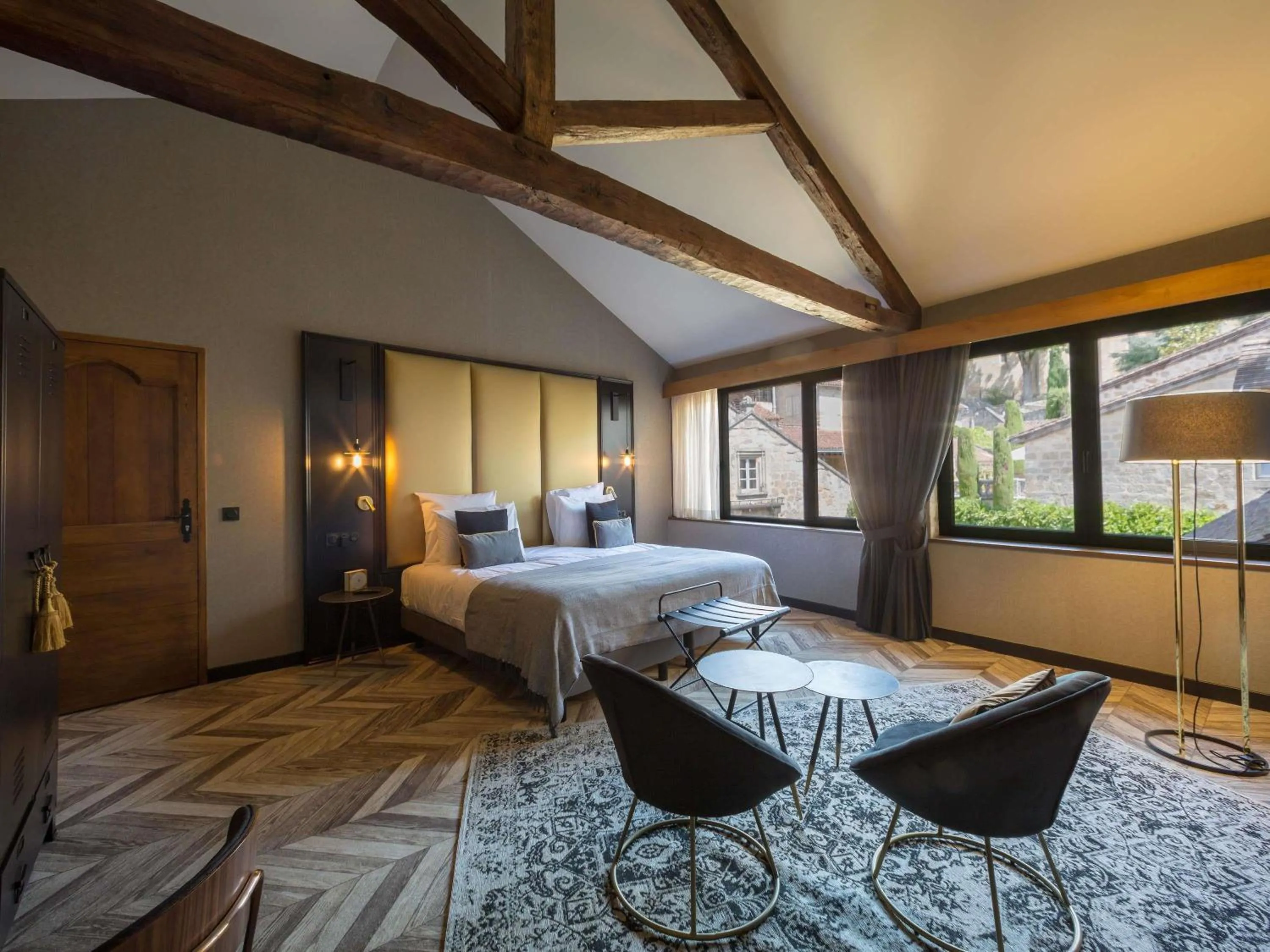Family Suite with One Double Bed and Two Sofa Beds in Mercure Figeac Viguier du Roy