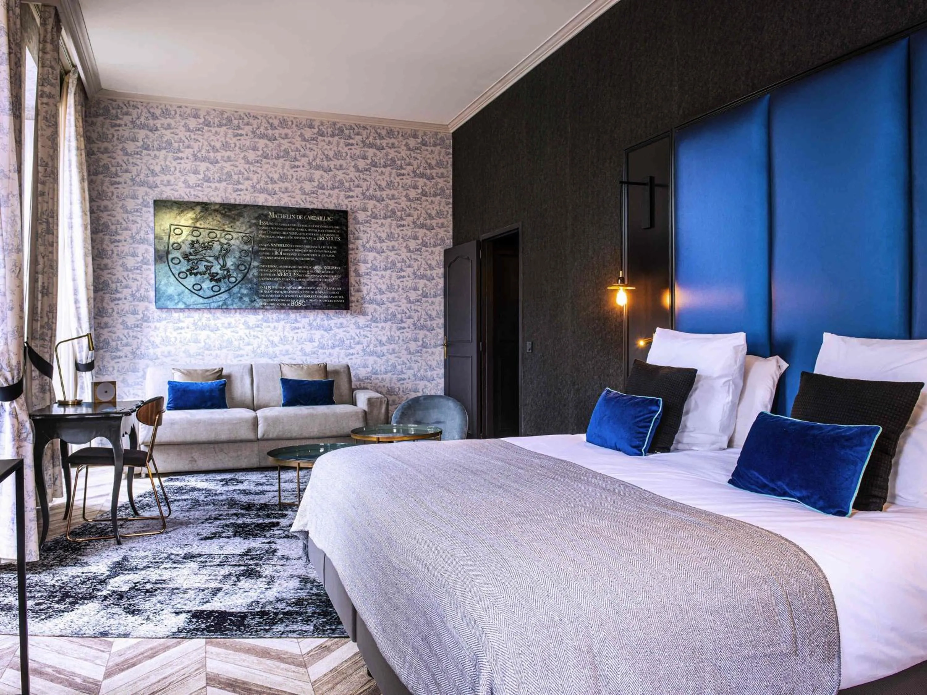Privilege Double Room with One Double Bed and One Sofa in Mercure Figeac Viguier du Roy