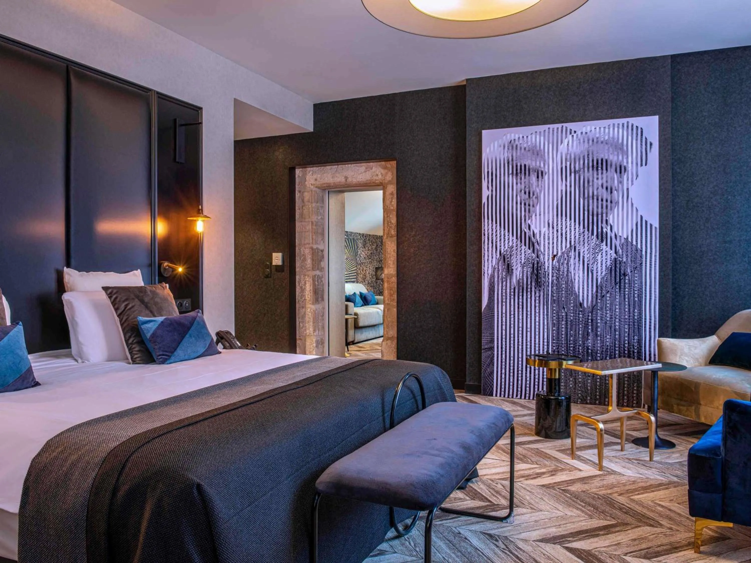 Deluxe Suite with One Double Bed and Sofa in Mercure Figeac Viguier du Roy