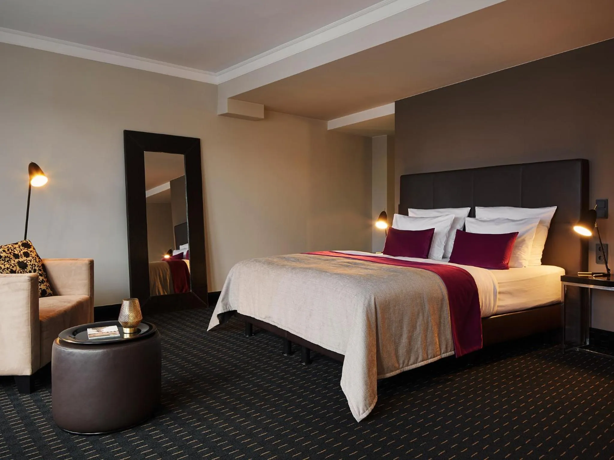 XL Design Junior Suite in Boston Hotel HH