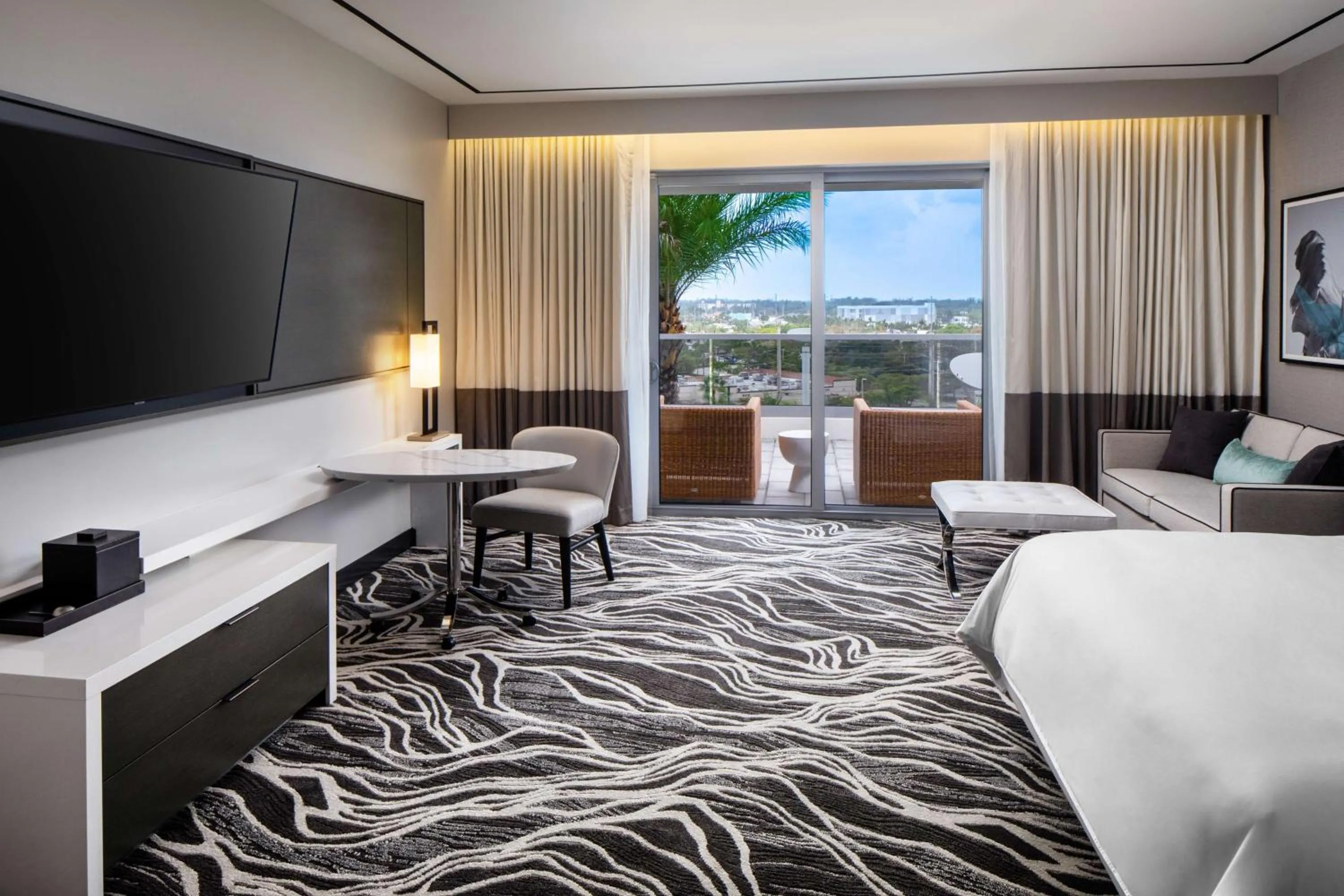 King Room with Balcony - Hearing Accessible in Hilton Miami Aventura
