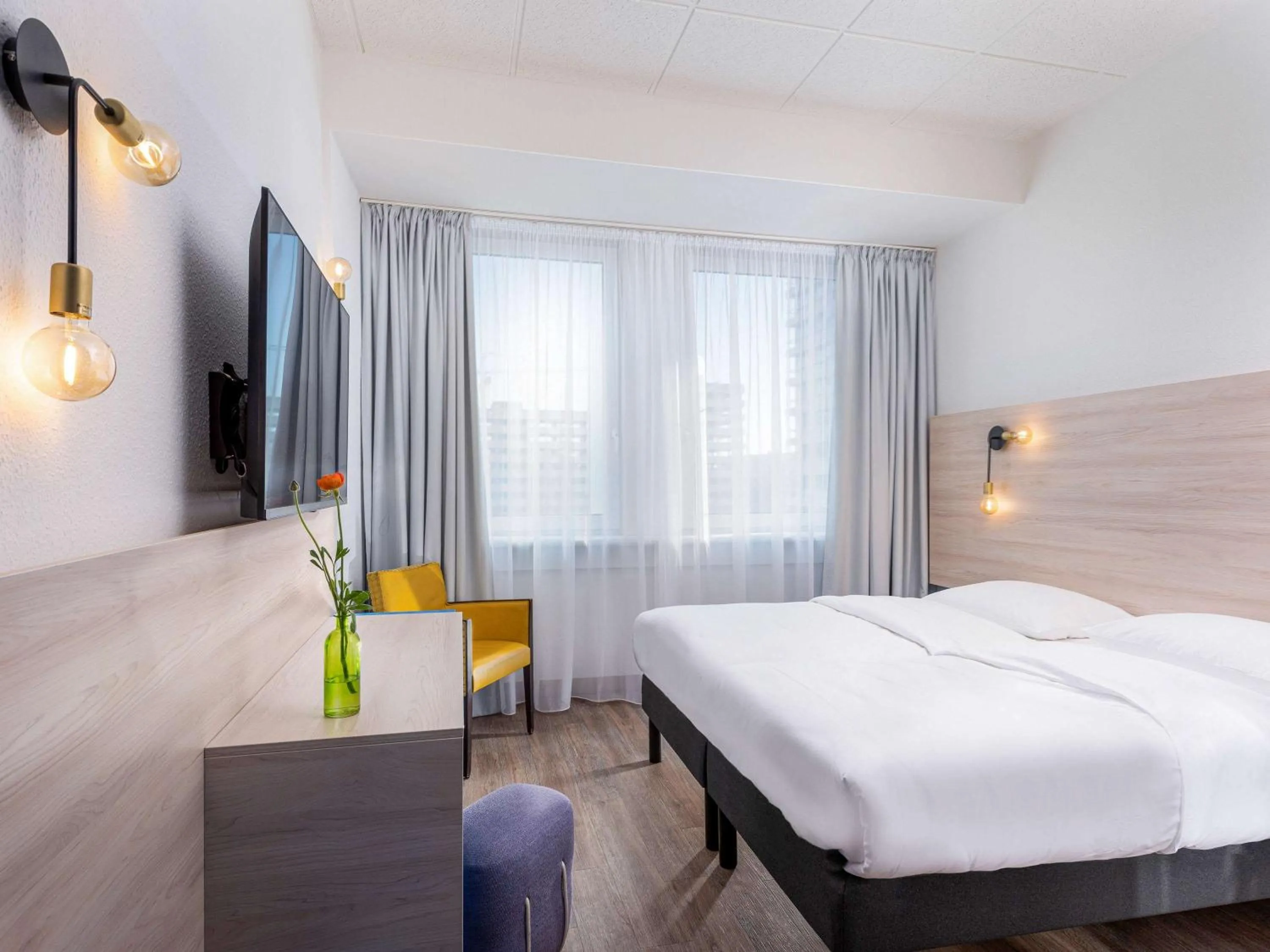 Superior Twin Room in greet Berlin Alexanderplatz