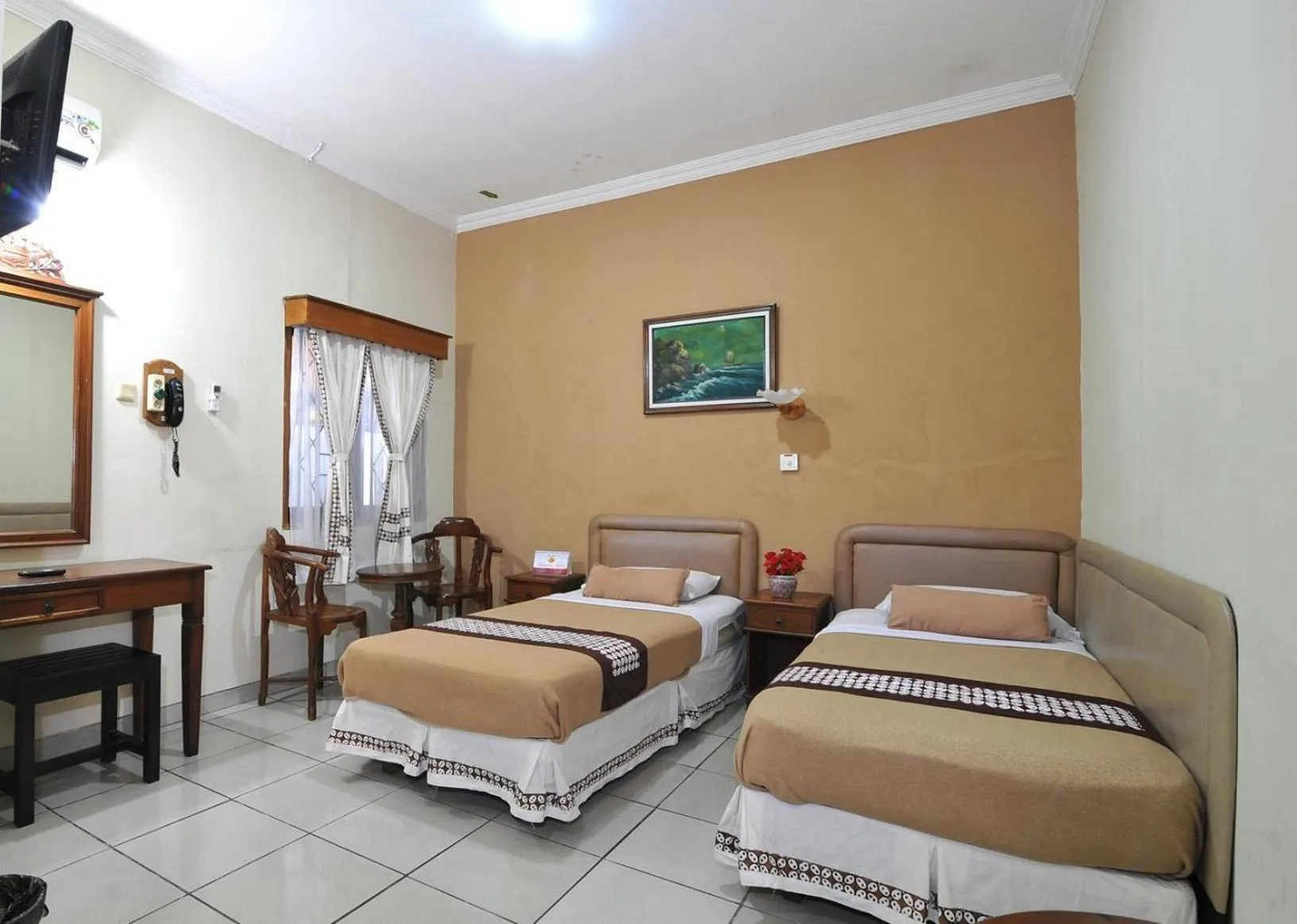 Superior Twin Room in Hotel Mataram Malioboro