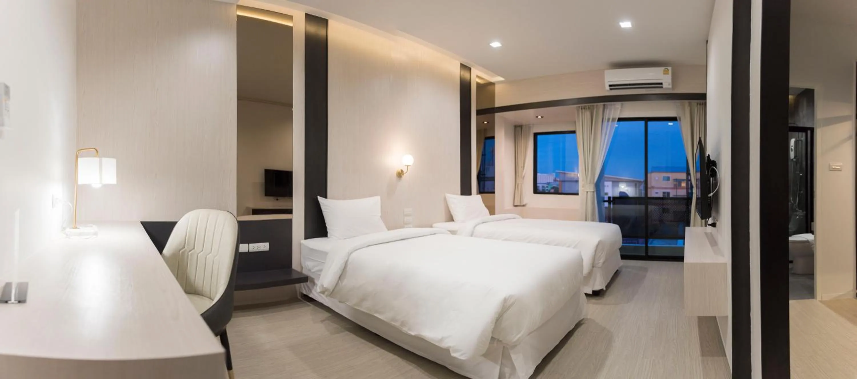 Studio with Balcony in Qlosest Hotel