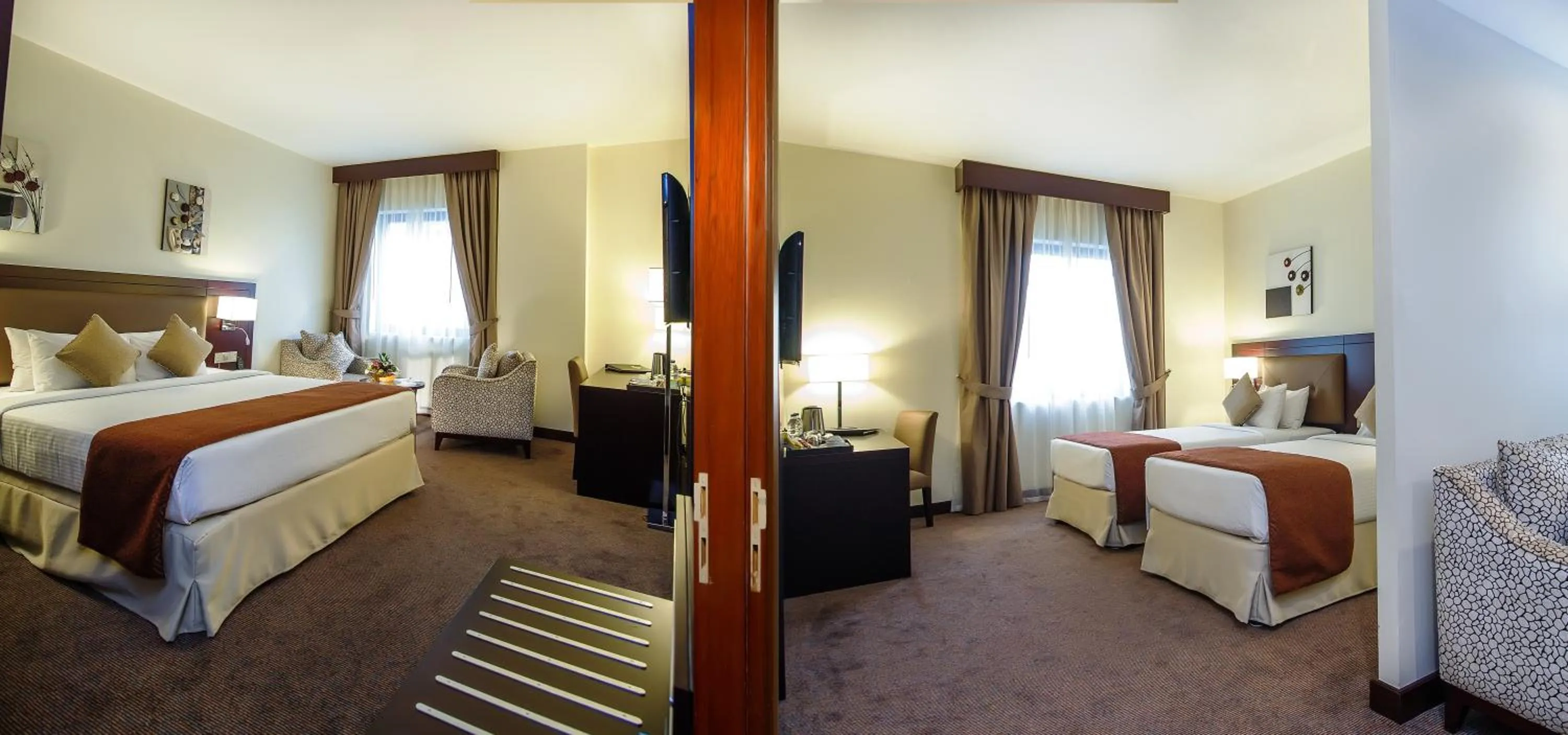 Deluxe Triple Room in Landmark Summit Hotel