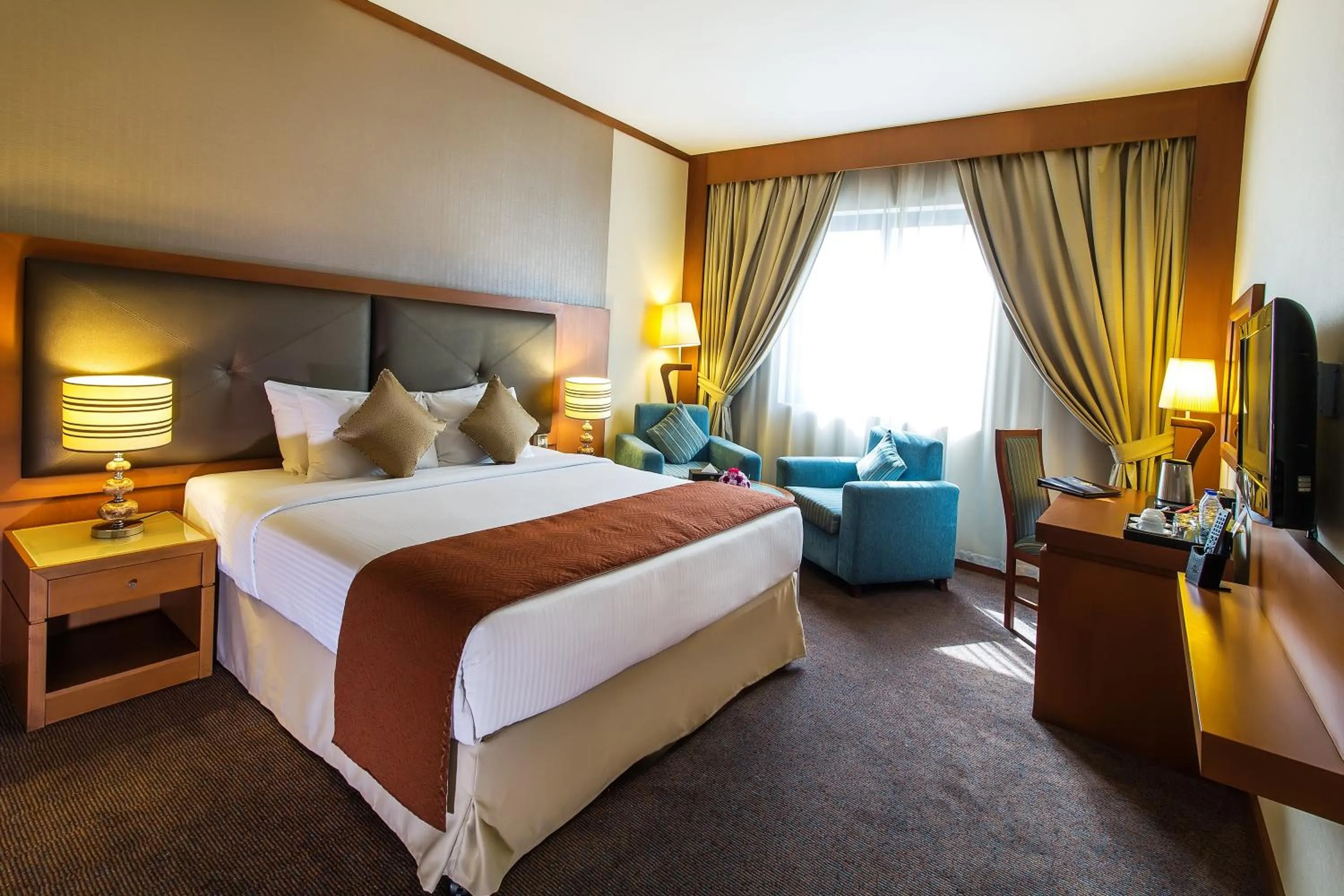 Deluxe Double - King in Landmark Summit Hotel