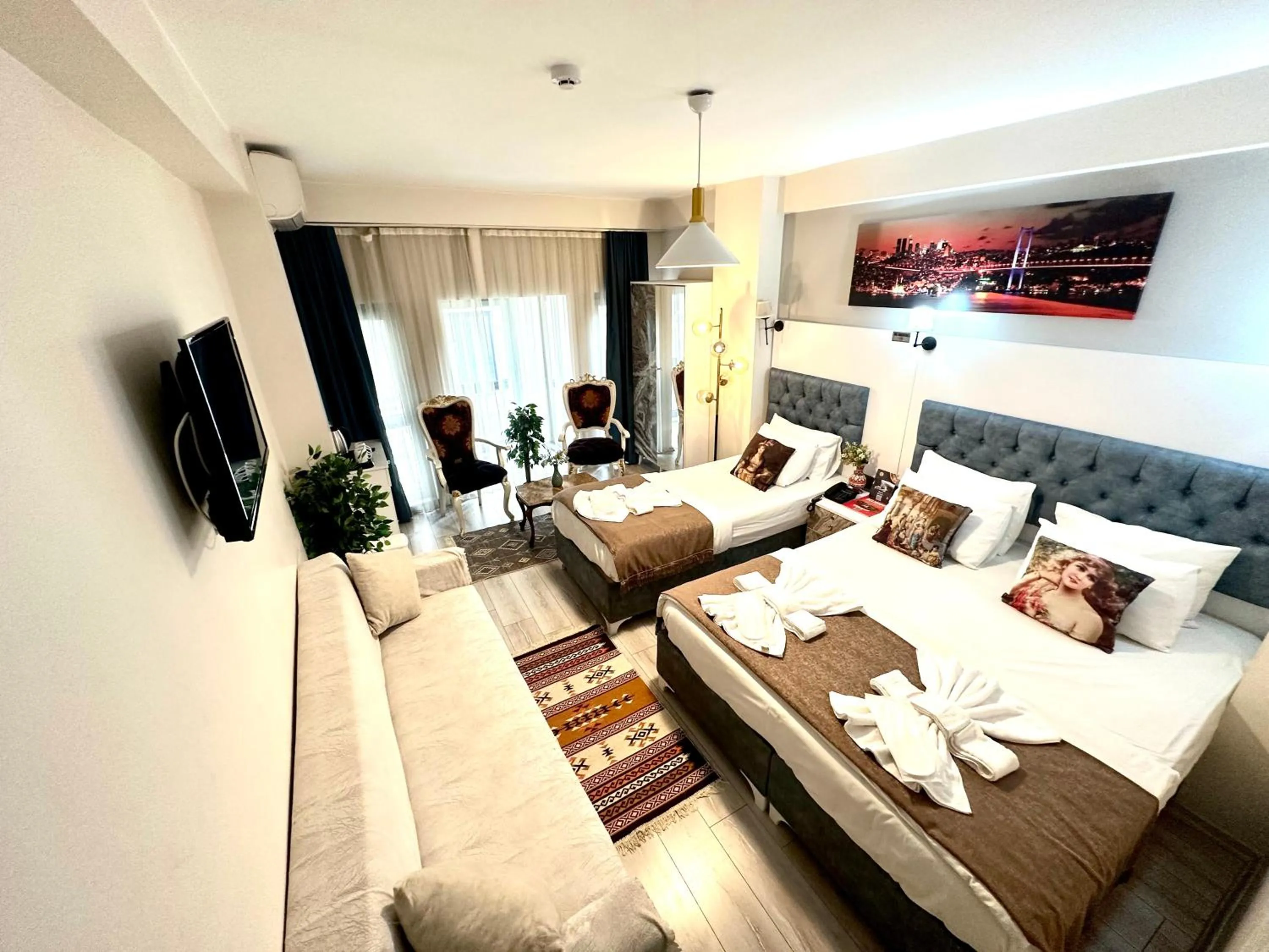 Deluxe Triple Room in Galapera Hotel