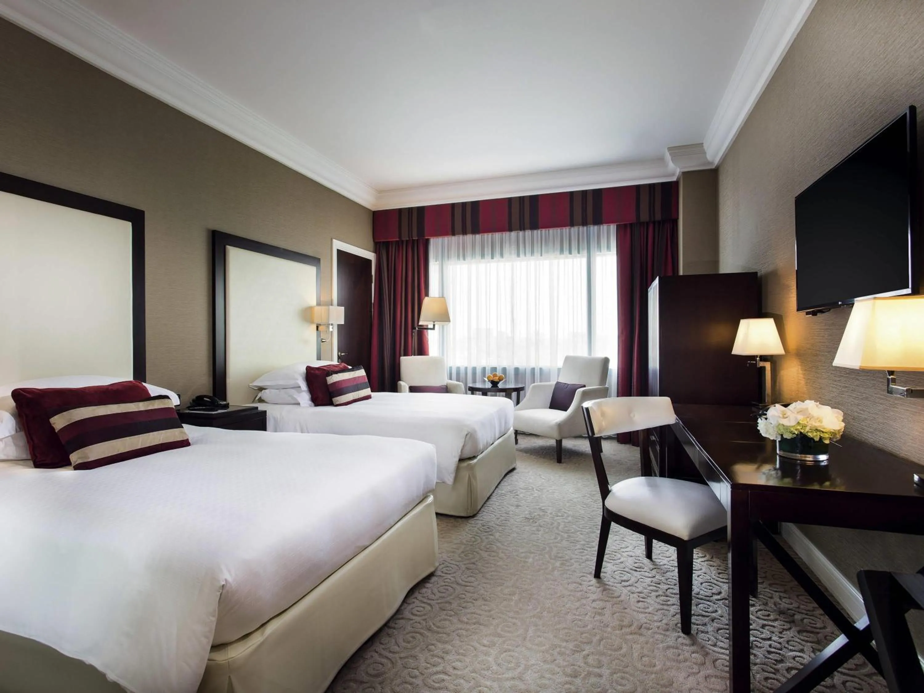 Executive Twin Room - includes Premium Guest Benefits in Mövenpick Grand Al Bustan