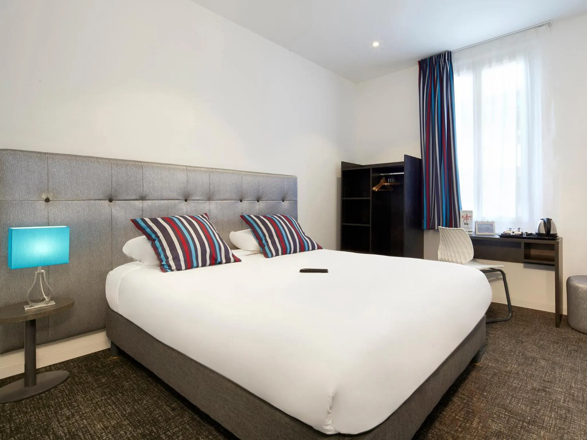 One Single Bed - Superior Room in Kyriad Marseille Blancarde - Timone