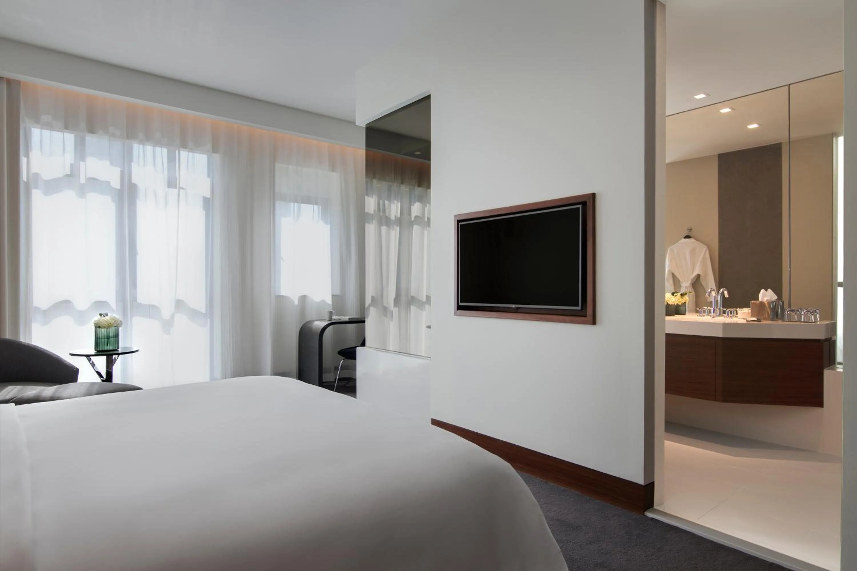 Deluxe King Room with City View in The Heritage Hotel, Autograph Collection, Downtown Dubai