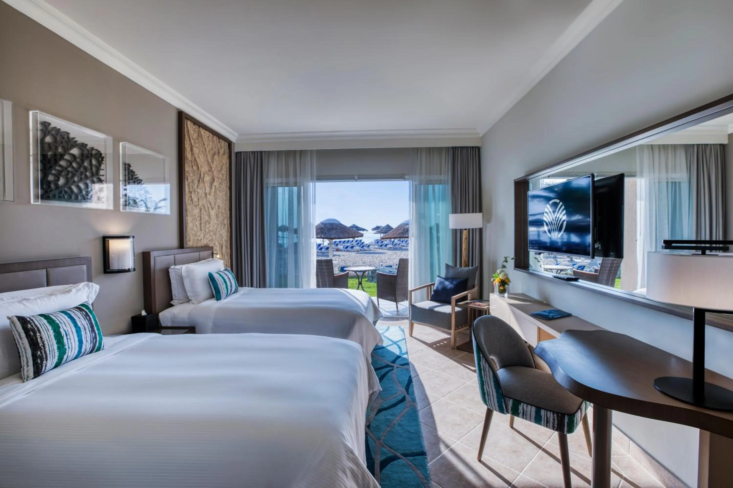 Ocean Front Room with Terrace -  Twin Beds in Fujairah Rotana Resort & Spa - Al Aqah Beach