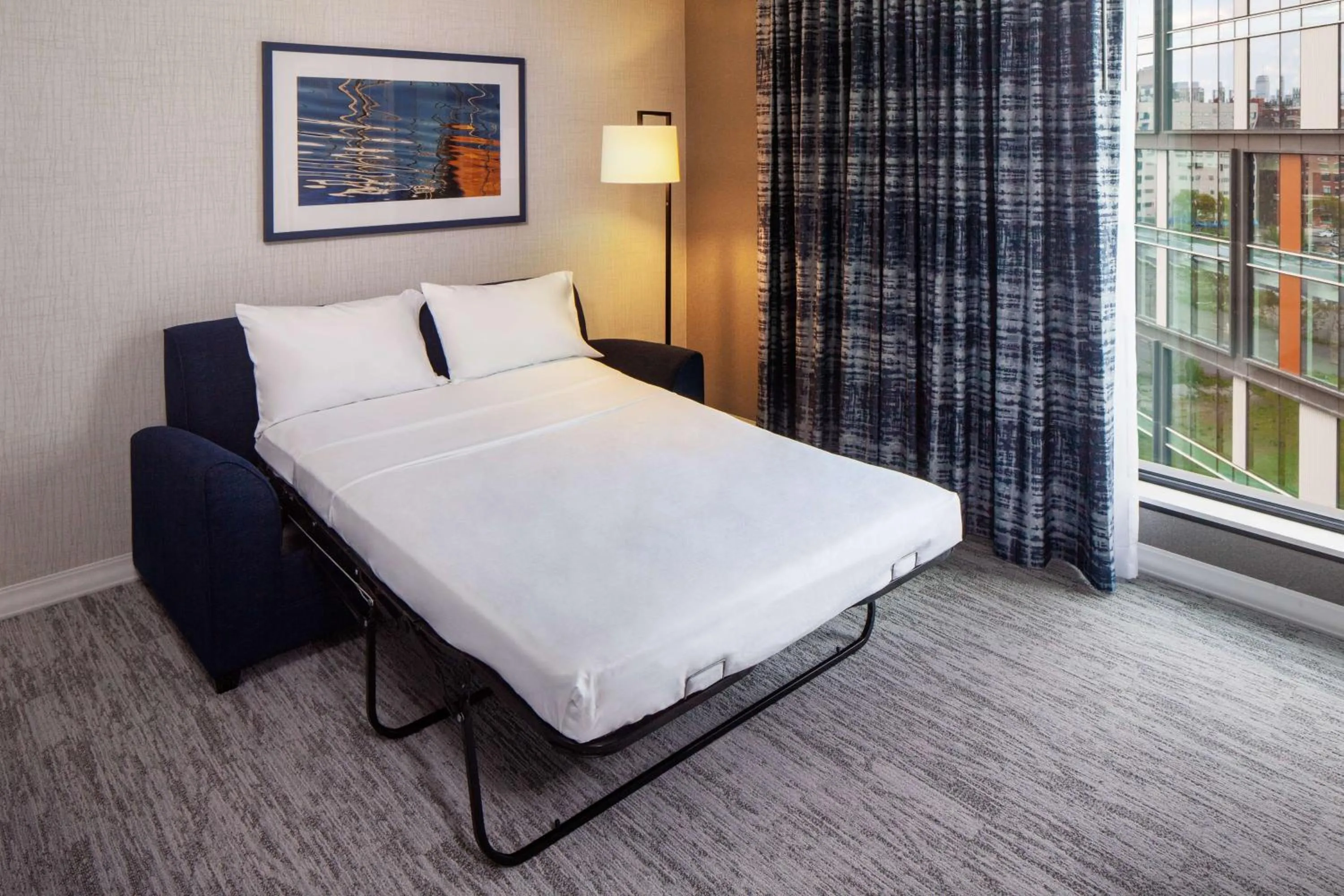 King Room with Sofa Bed - Hearing Accessible in Hampton Inn Boston Seaport District