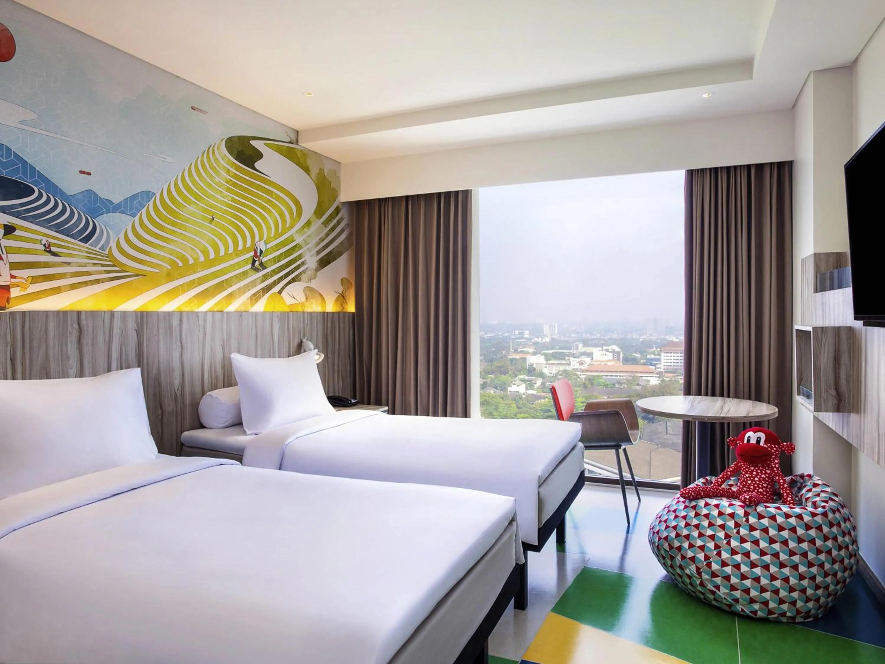 Superior Twin Room with City View in ibis Styles Bandung Grand Central
