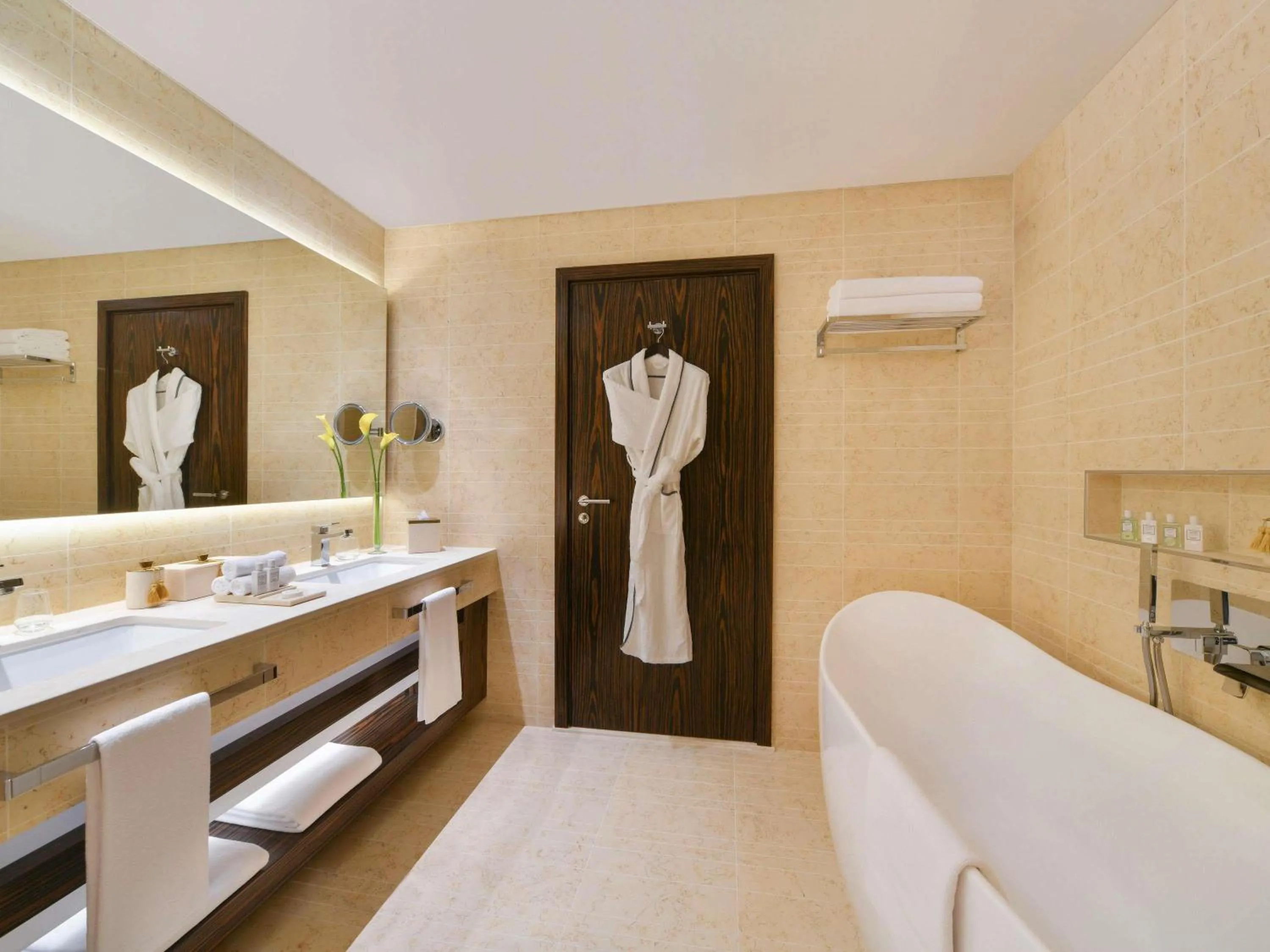 Deluxe Room Twin Beds in Sofitel Dubai The Obelisk