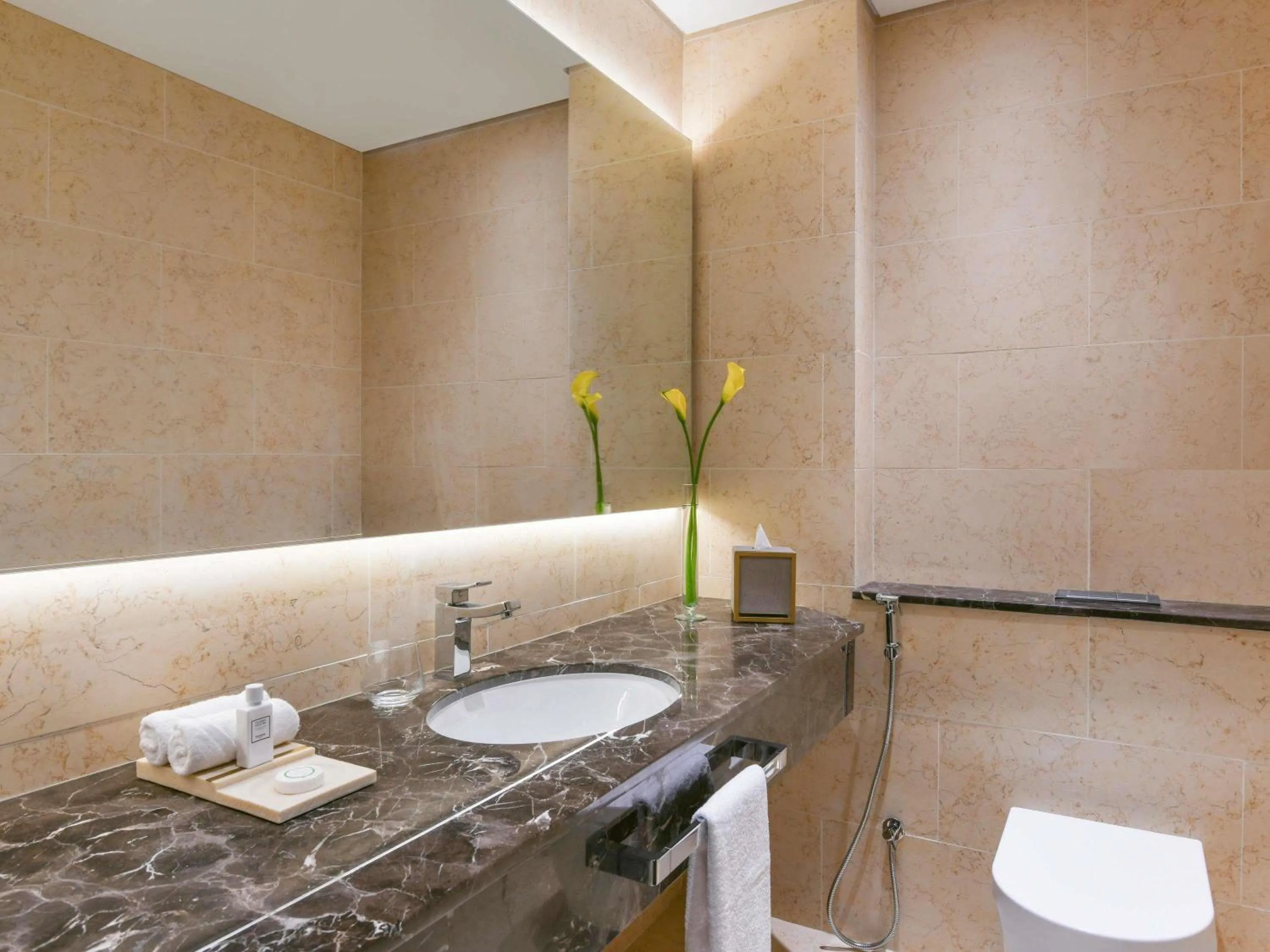 Deluxe Club King Room with Club Millésime Access in Sofitel Dubai The Obelisk