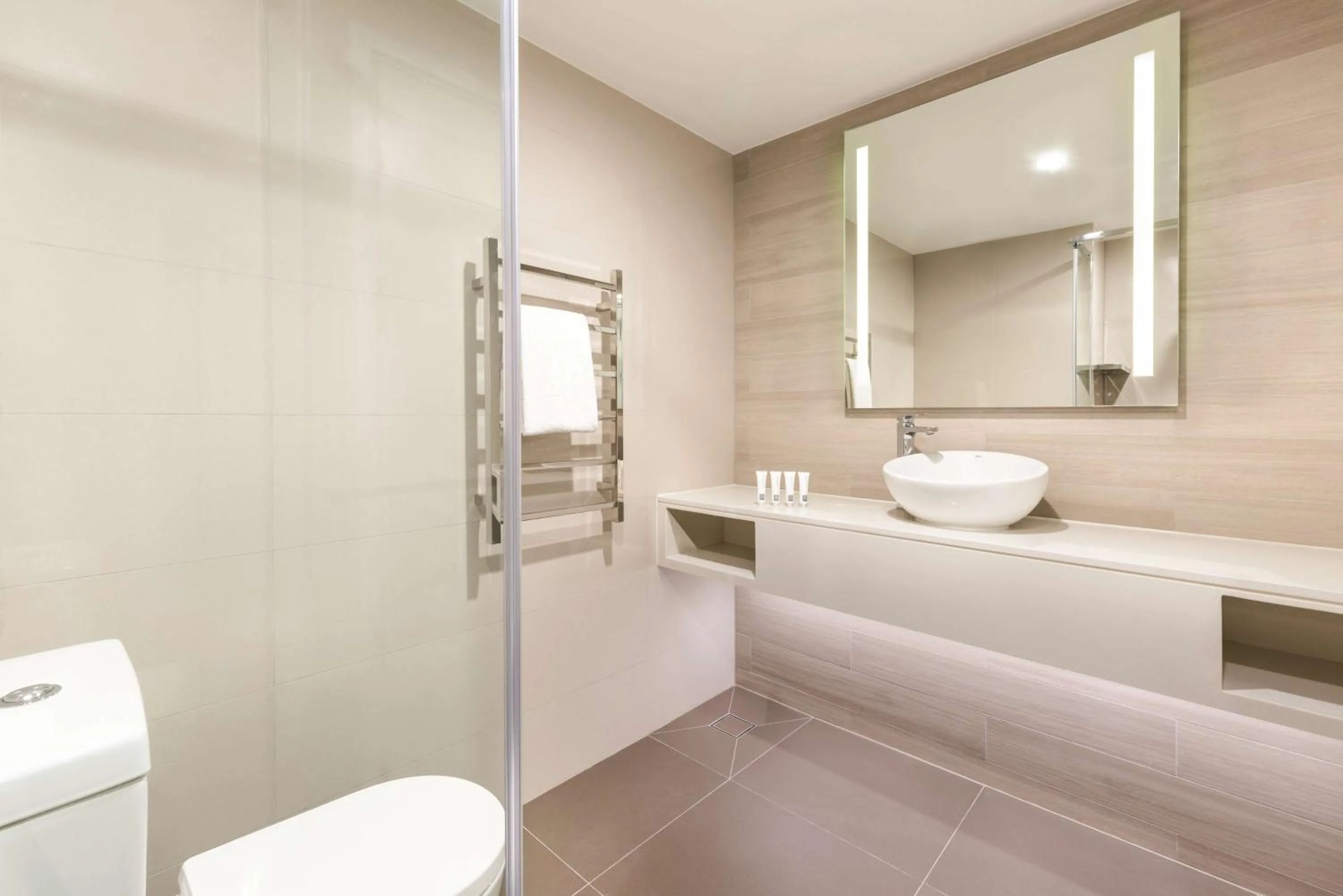 Premier Twin Room in Vibe Hotel Subiaco Perth