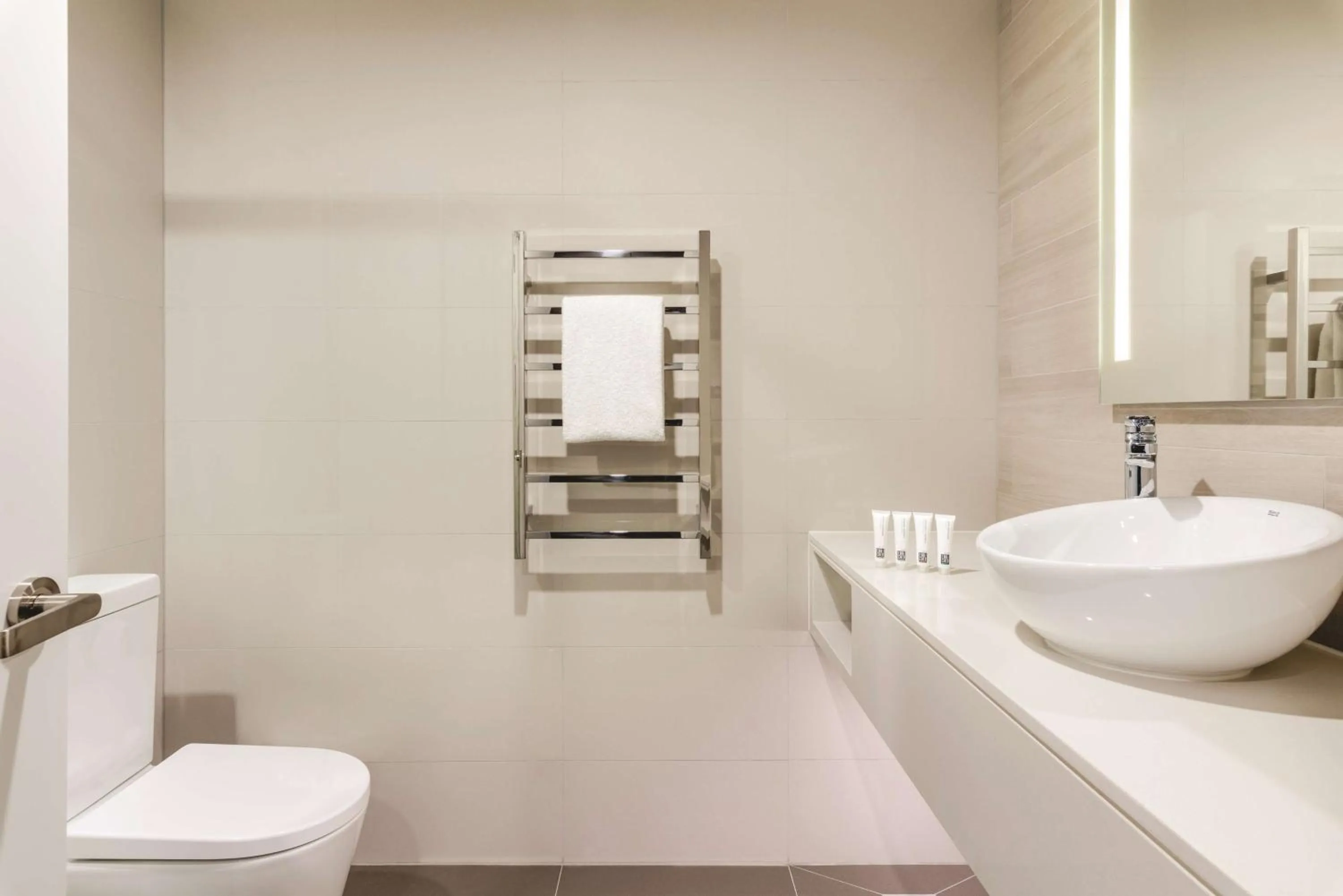 Deluxe Twin Room in Vibe Hotel Subiaco Perth