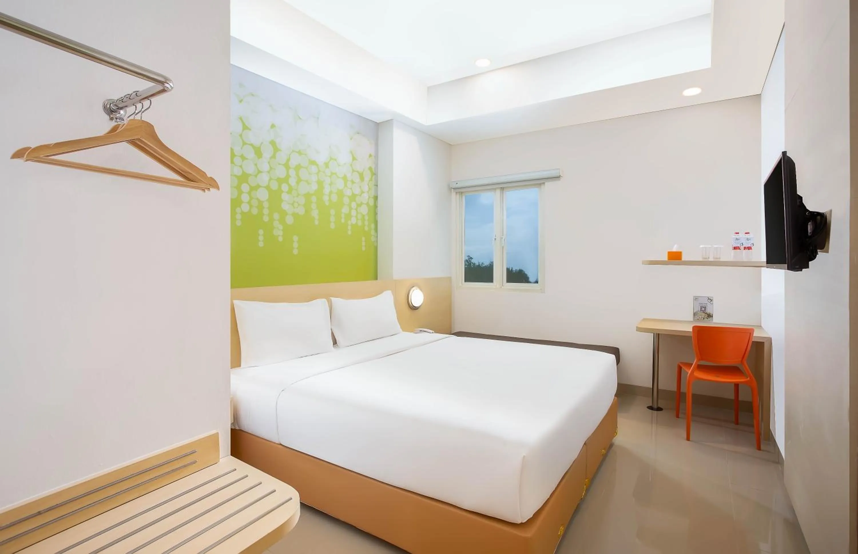 Zest Hollywood Room in Zest Parang Raja Solo by Swiss-Belhotel International