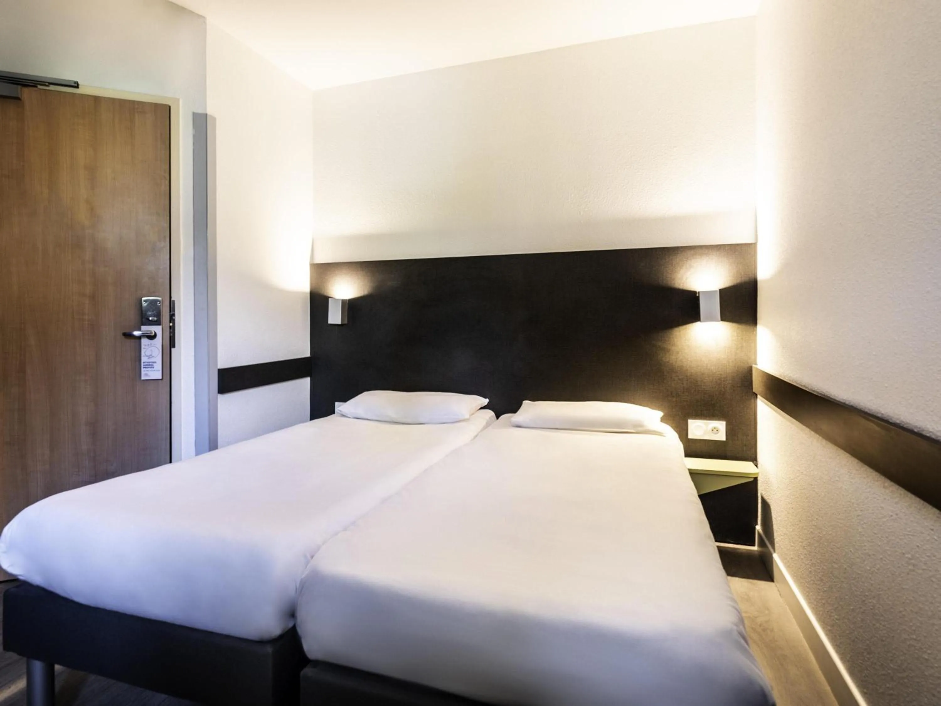 Twin Room in Ibis Budget Lyon Est Saint Quentin Fallavier