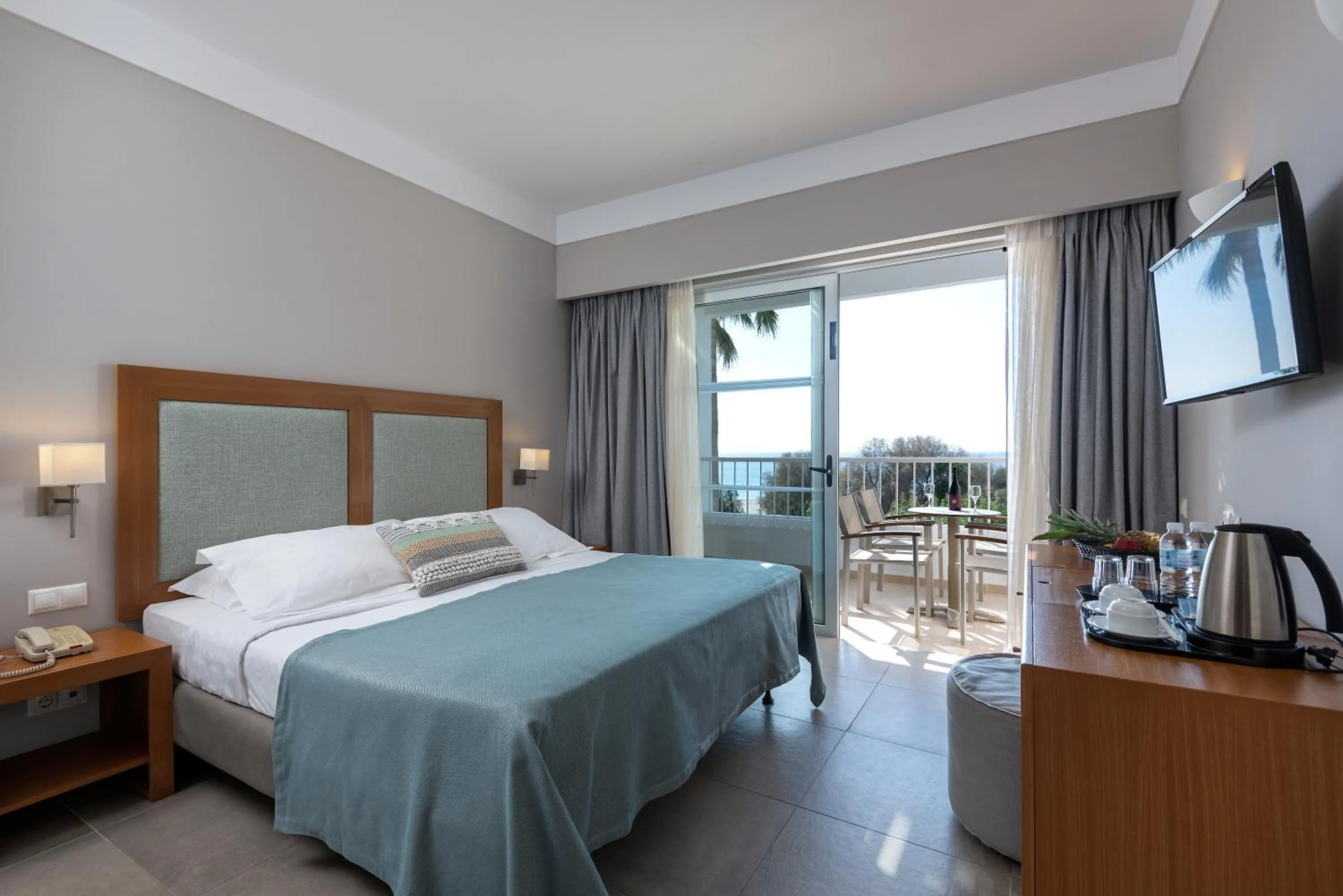 Executive Suite Sea View | Resort Area in Atlantica Beach Resort Kos