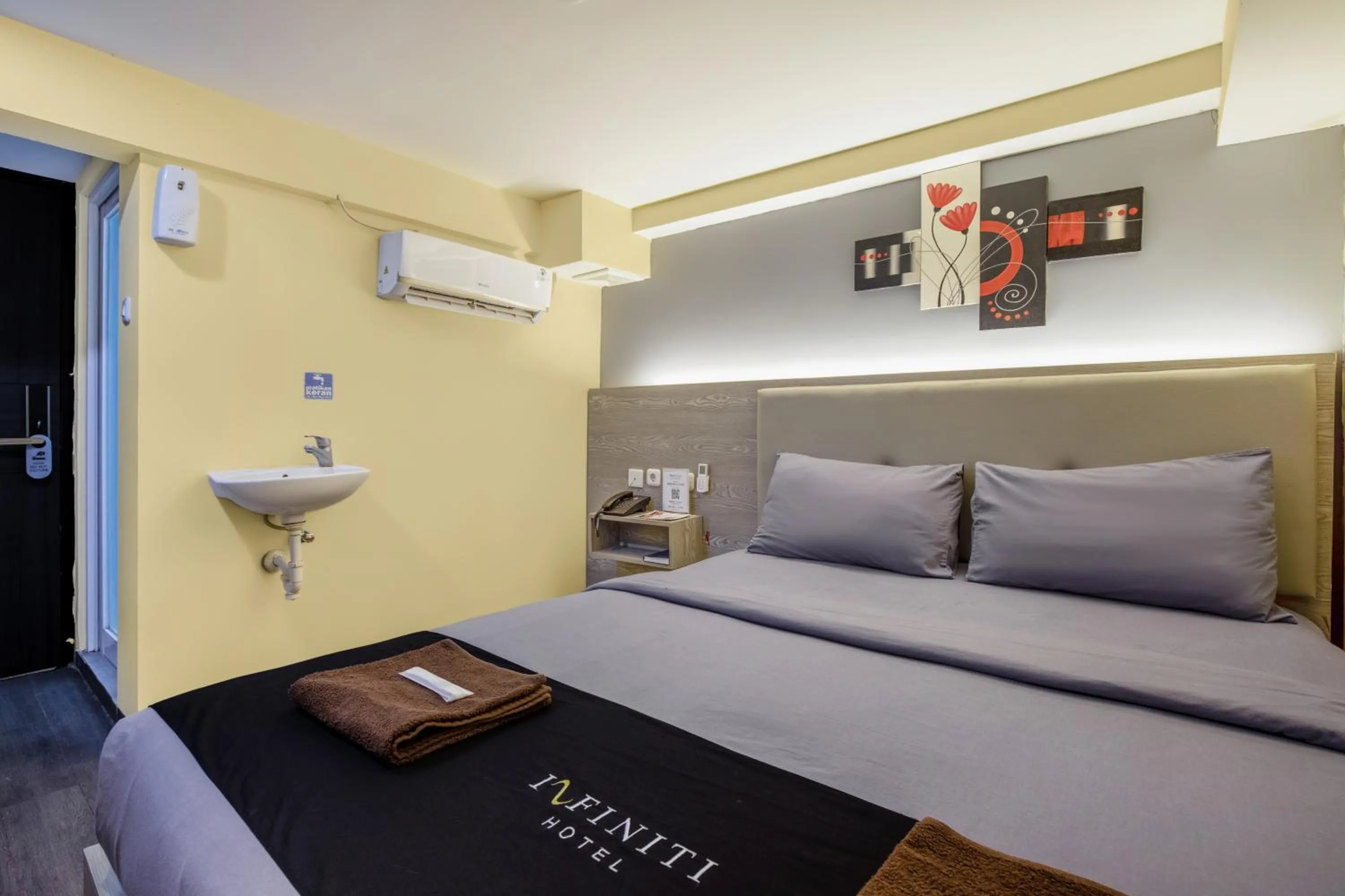 Standard Double Room in Infiniti Hotel