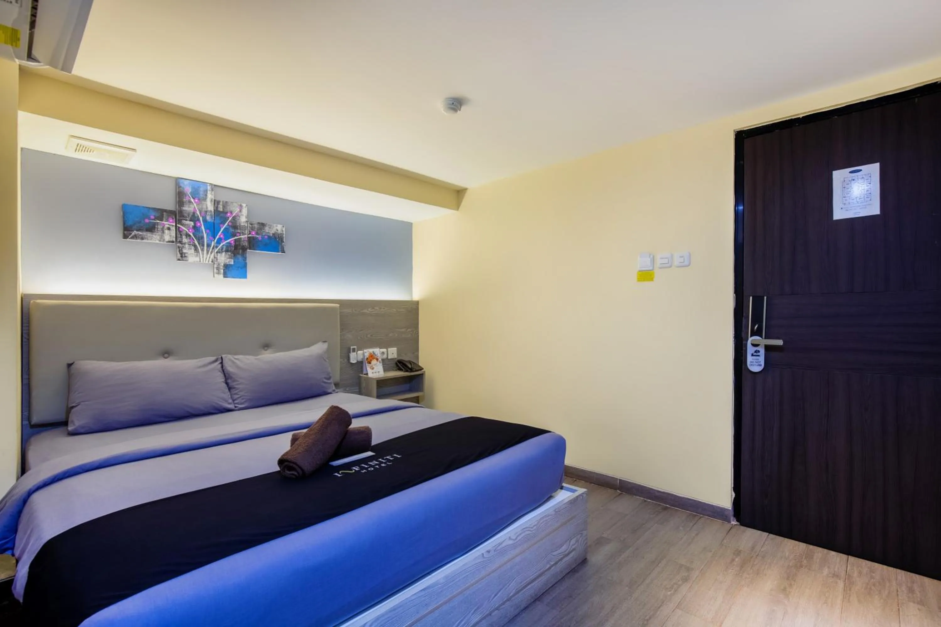 Standard Queen Room in Infiniti Hotel