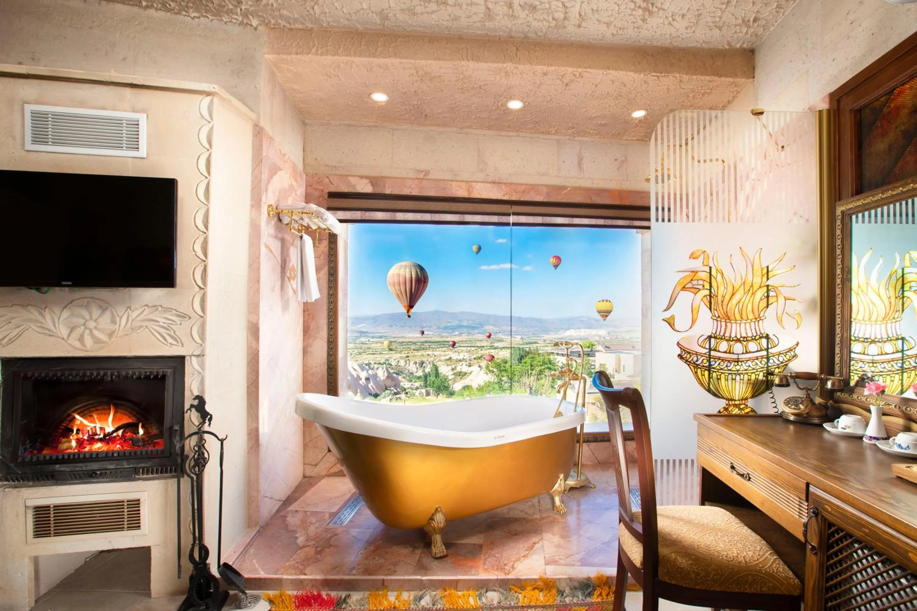 Luxury  Room with Balloon View in Cappadocia Fairy Chimneys Selfie Cave Hotels - Special Class